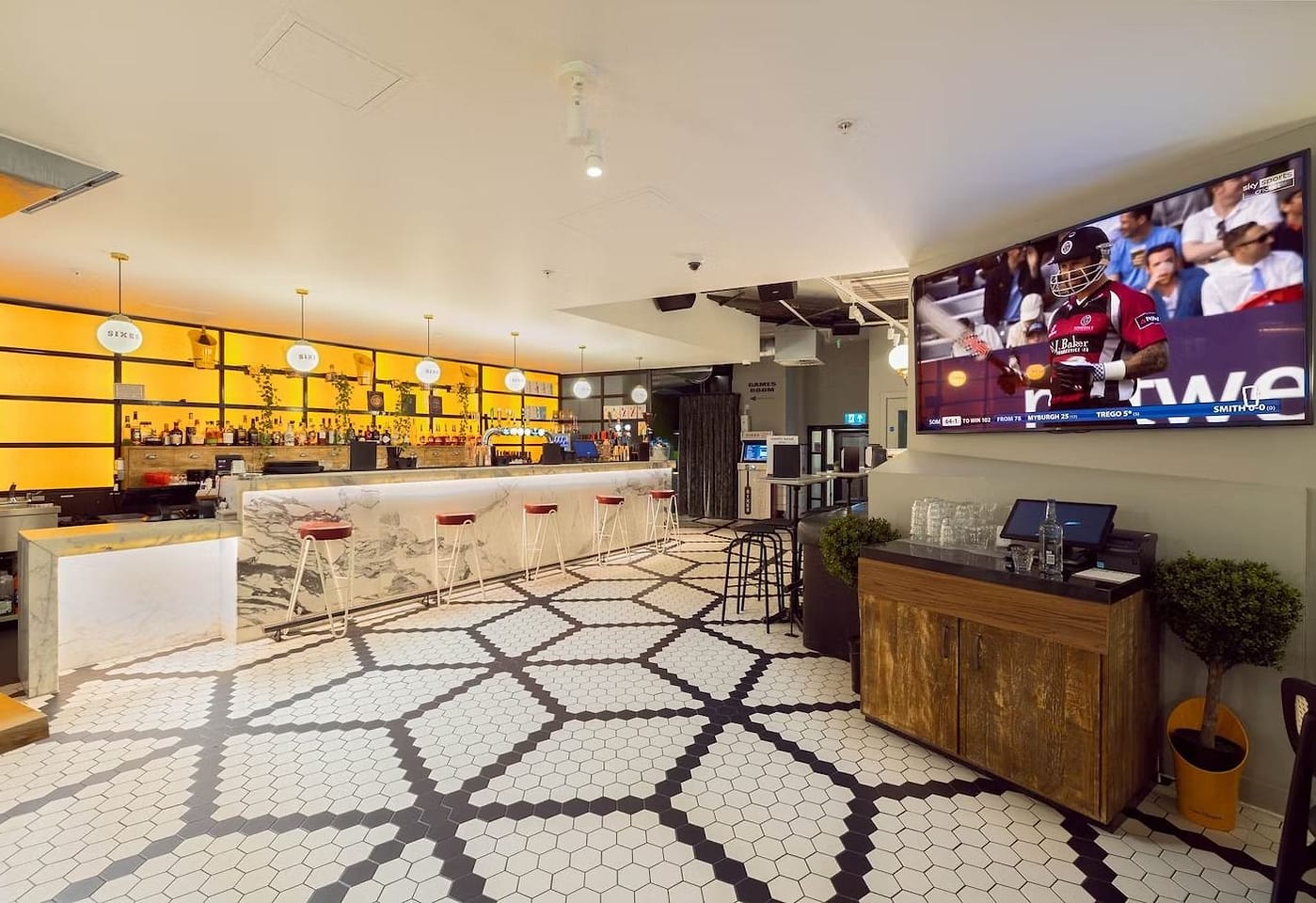 A thrilling cricket bar in Manchester: Sixes Cricket Manchester1