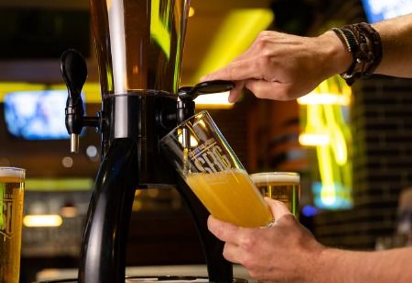 Sports Bar and Grill Victoria best victoria bars 3