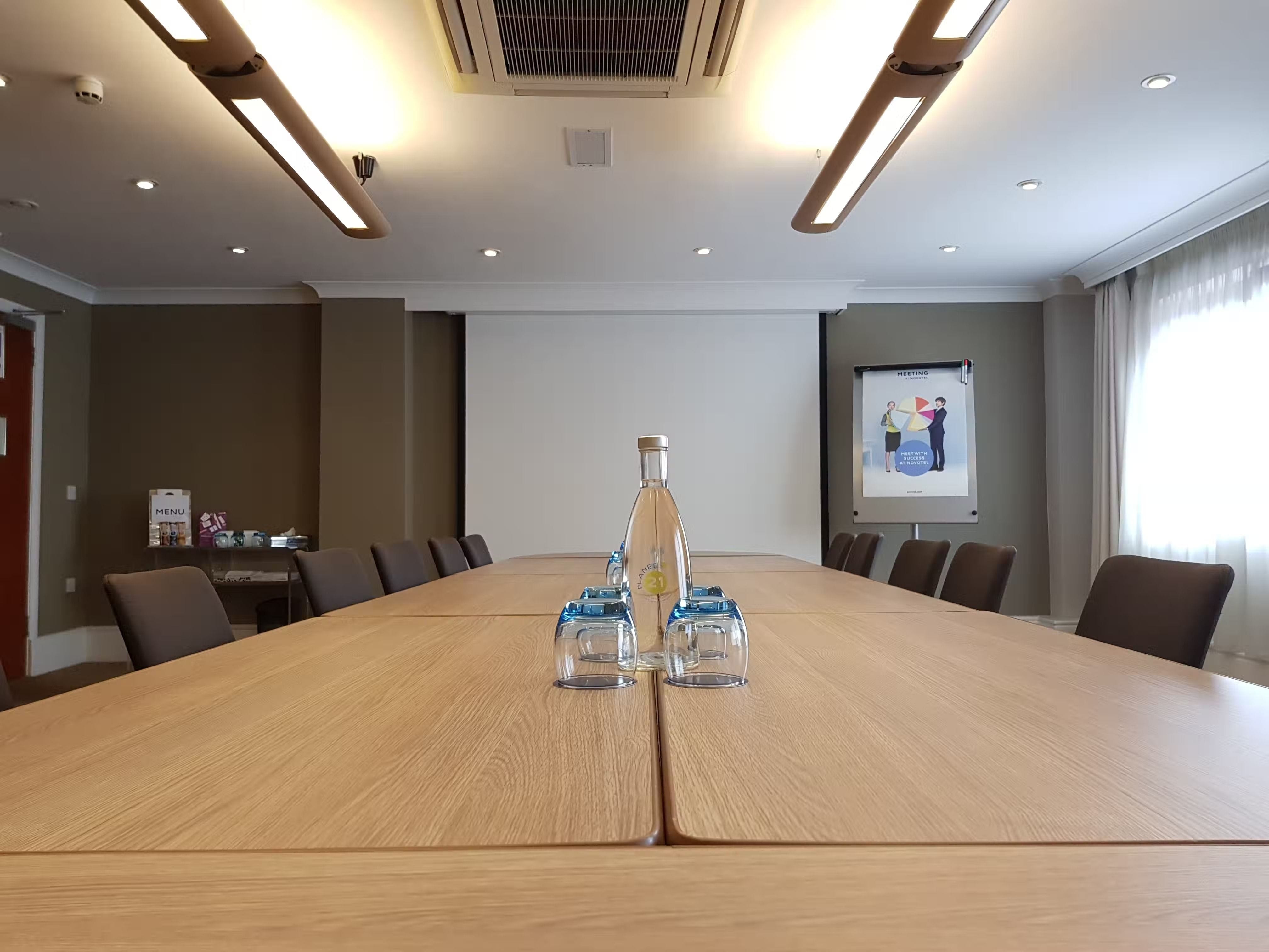 St. Thomas novotel birstol meeting room