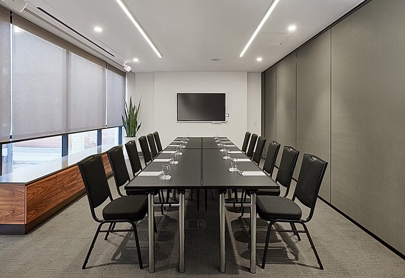 Executive Studio 1 & 2, Hyatt Regency Brisbane image 2