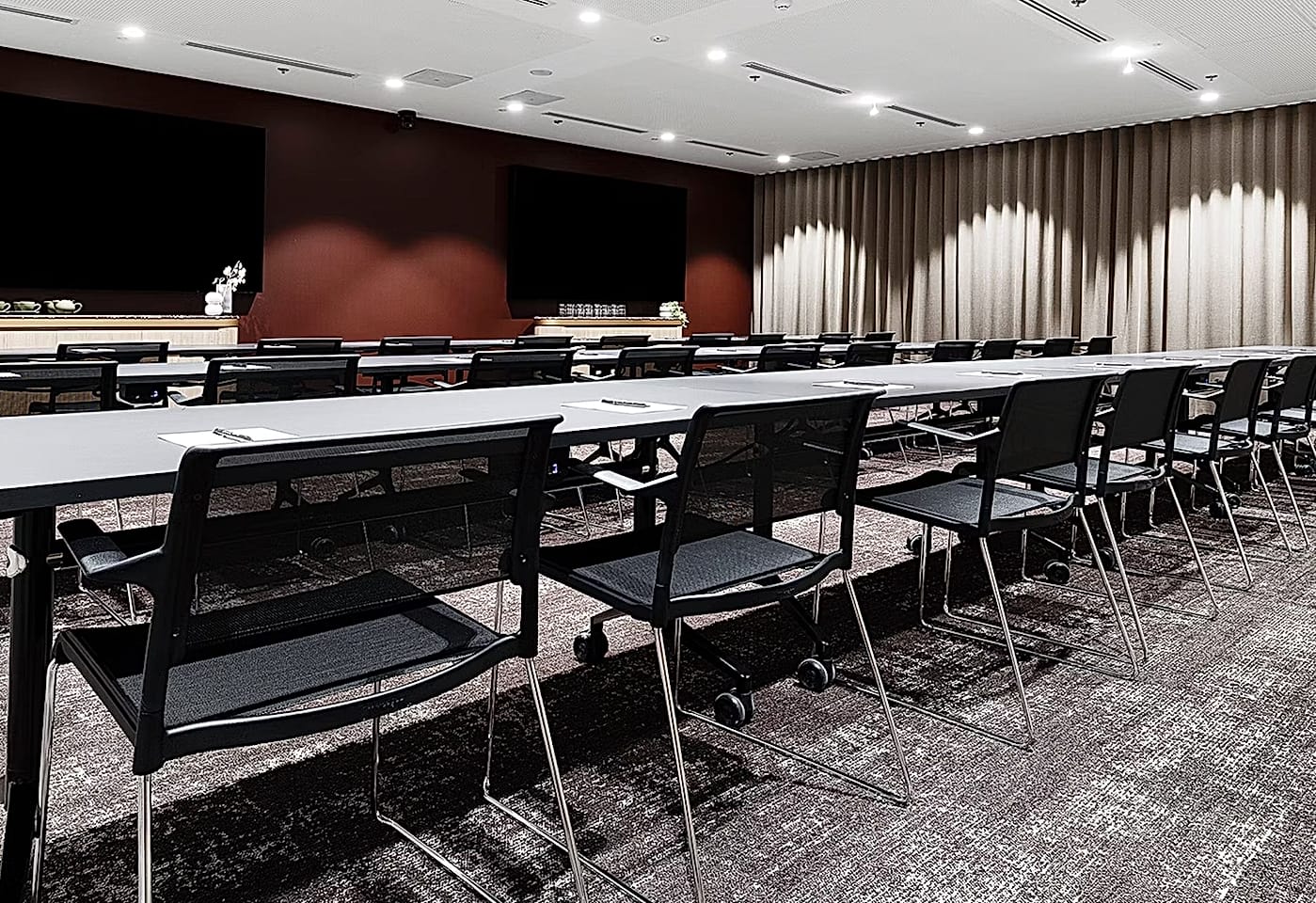 TO, TRE, EN - Conference Room, Two24 Conferencing by Work Club Global image 3