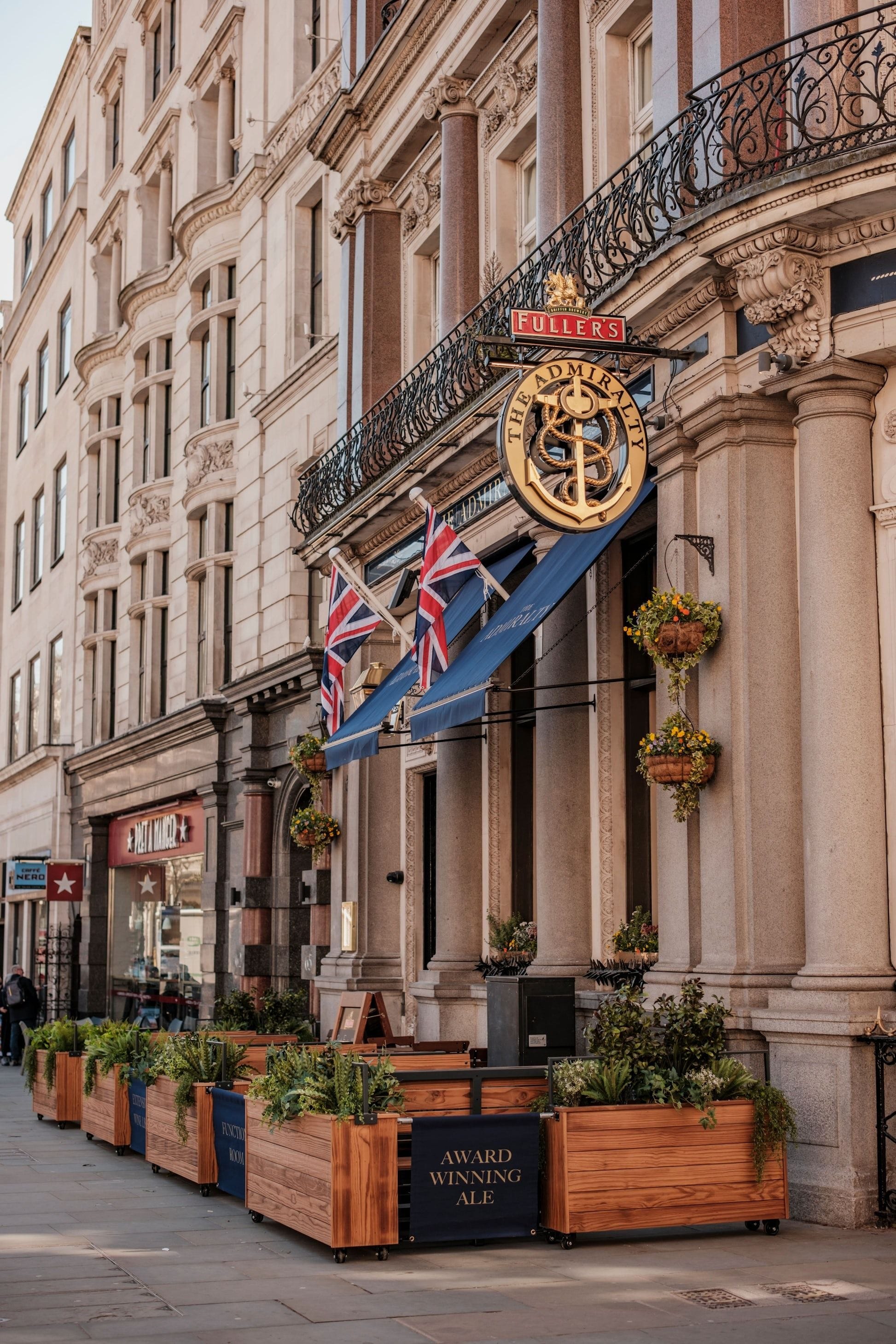 A historic pub with a fully stocked bar: The Admiralty image 3