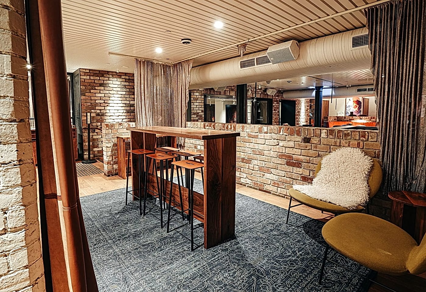 The Attic, George on Collins1