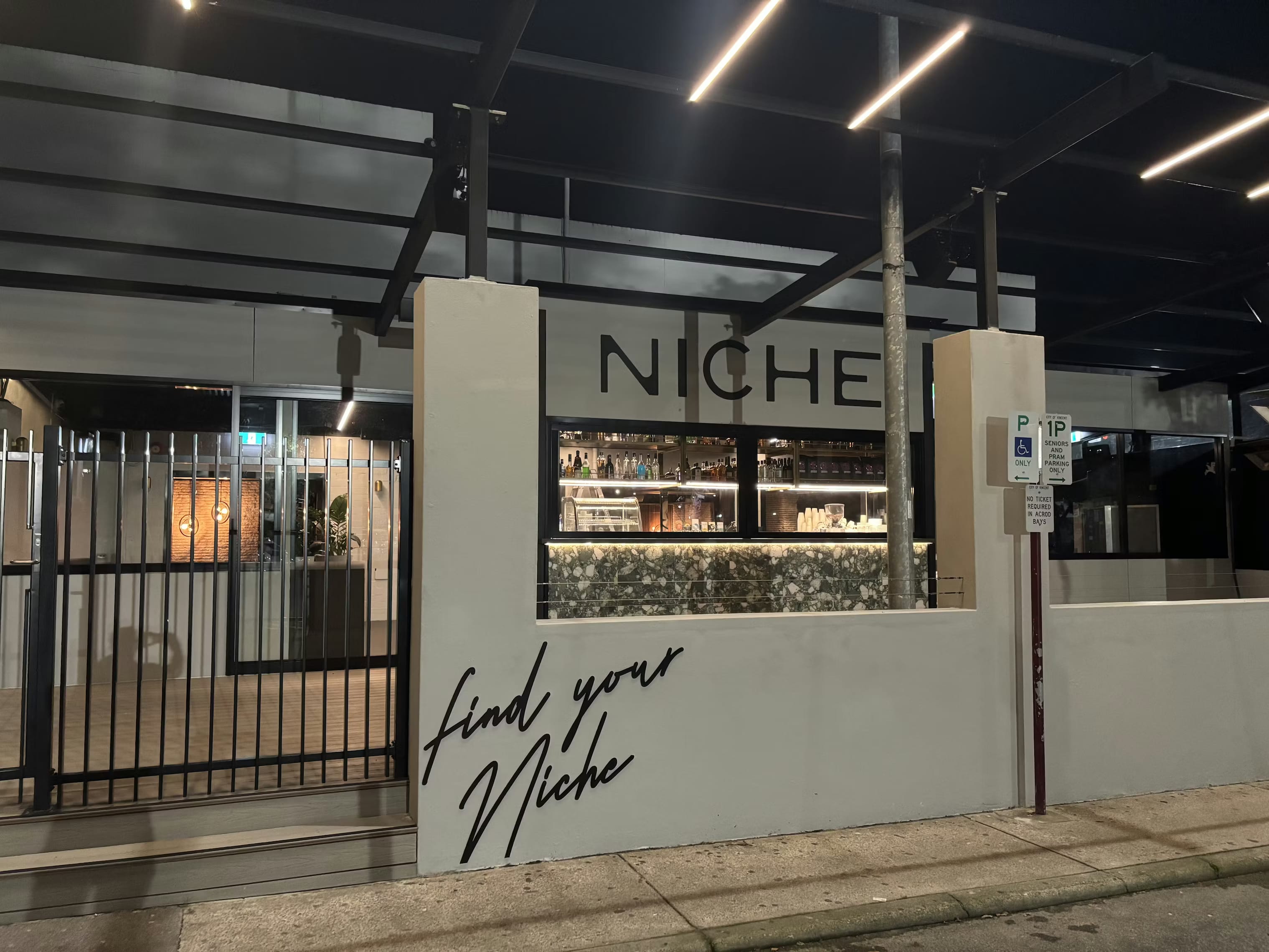 The Deck, Niche Bar  image 2