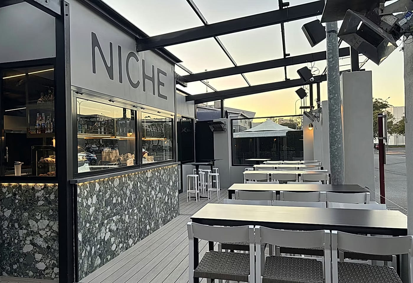 The Deck, Niche Bar 1
