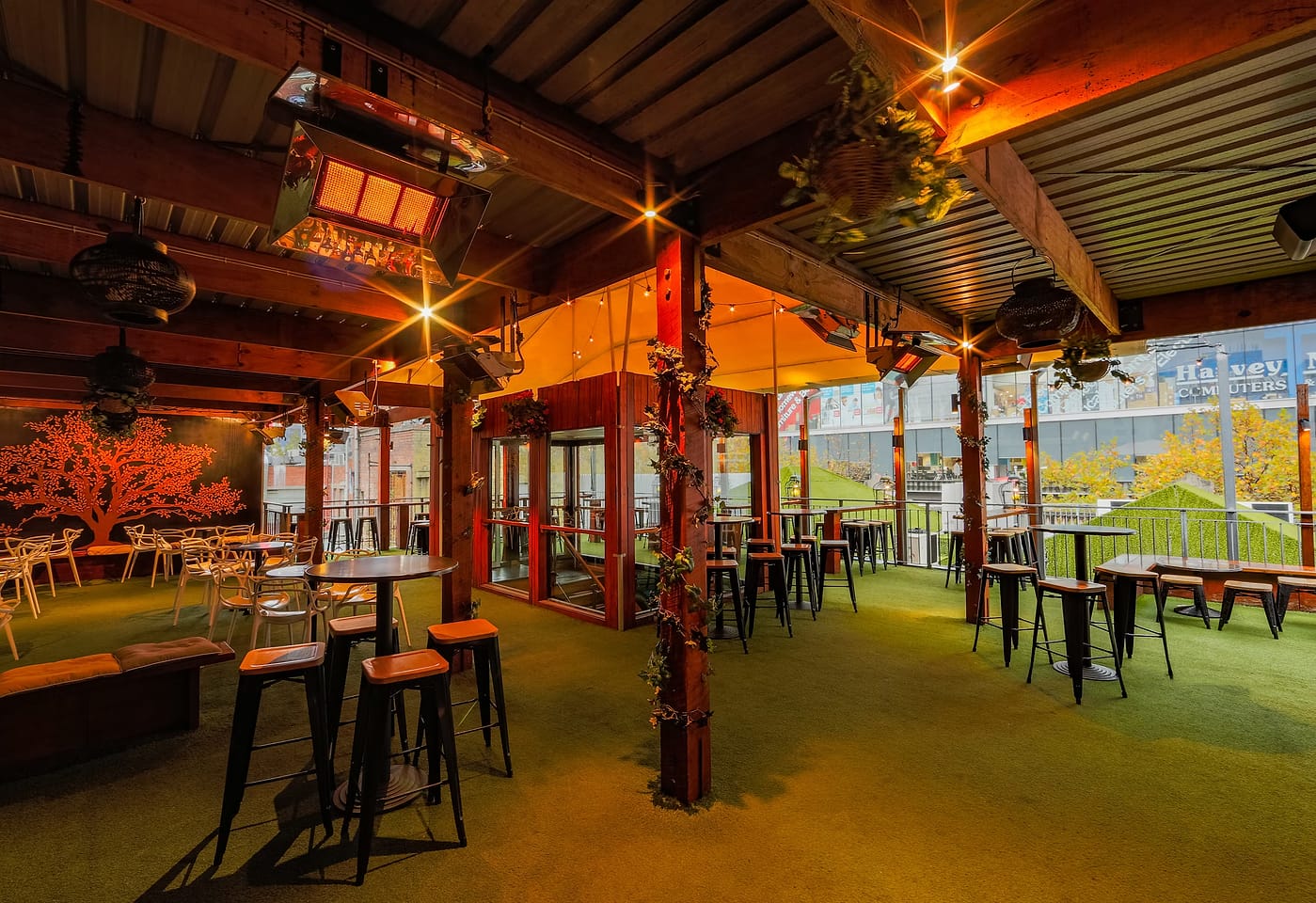 The Peacock Lounge, The Emerald Peacock image 2