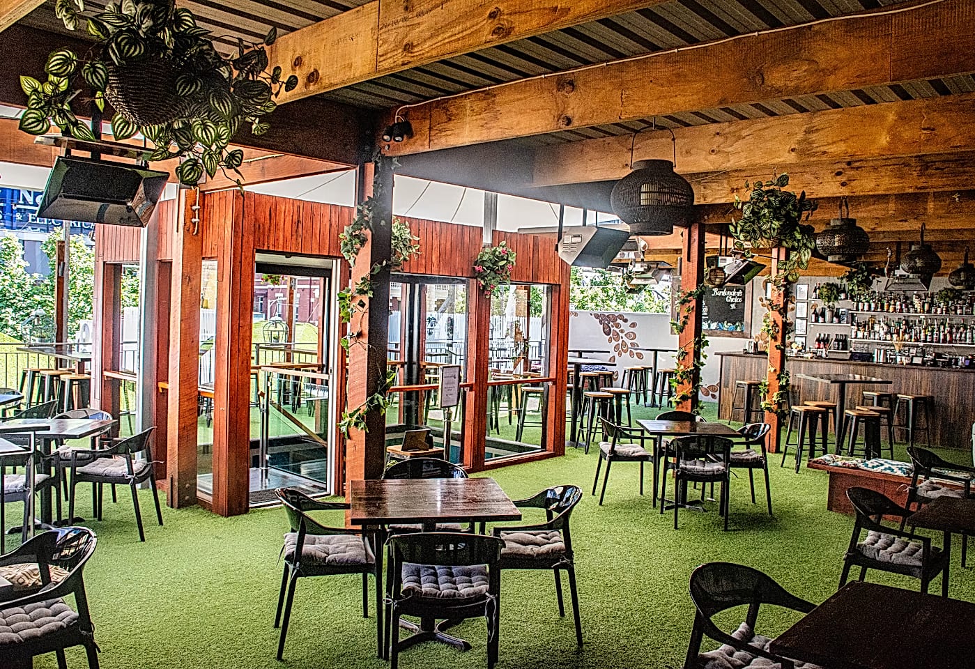 The Peacock Lounge, The Emerald Peacock1