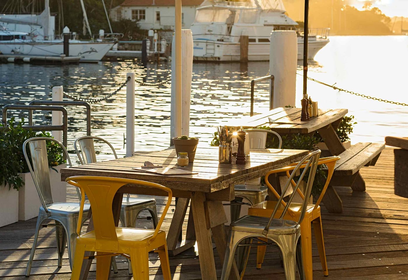 The Flying Bear Deck, Foys Kirribilli image 2