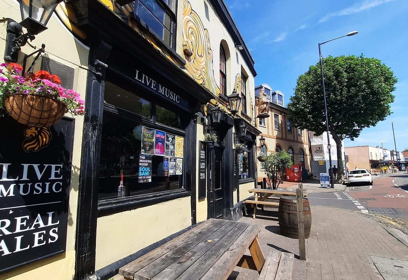 The Golden Lion Gloucester Road pub bristol