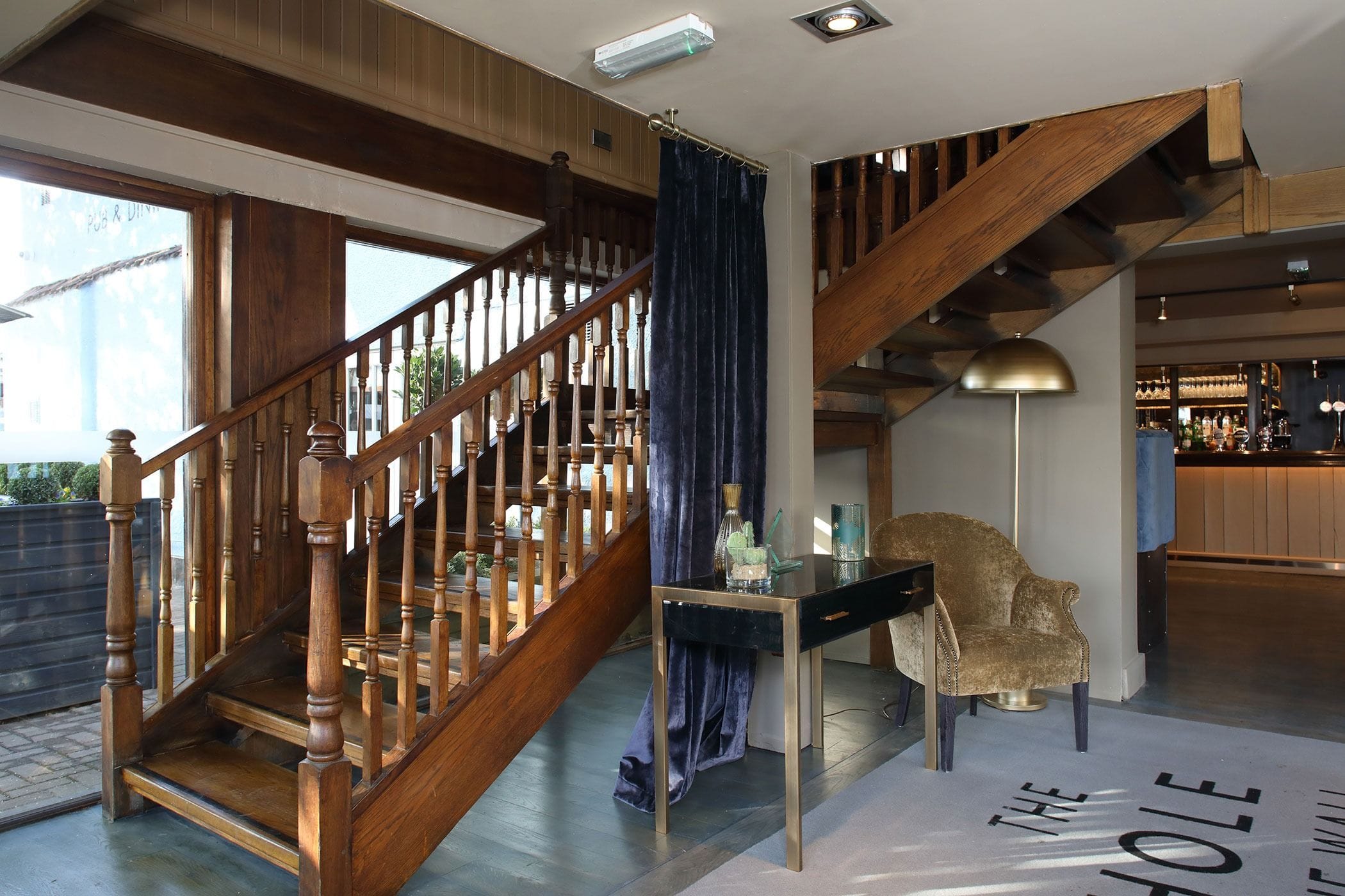  The Hole in The Wall bristol outdoors bar