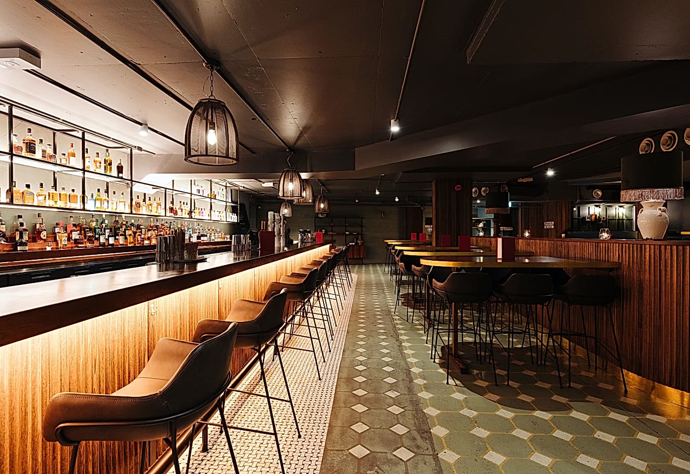 Duke's Parlour, The Island Gold Coast image 2