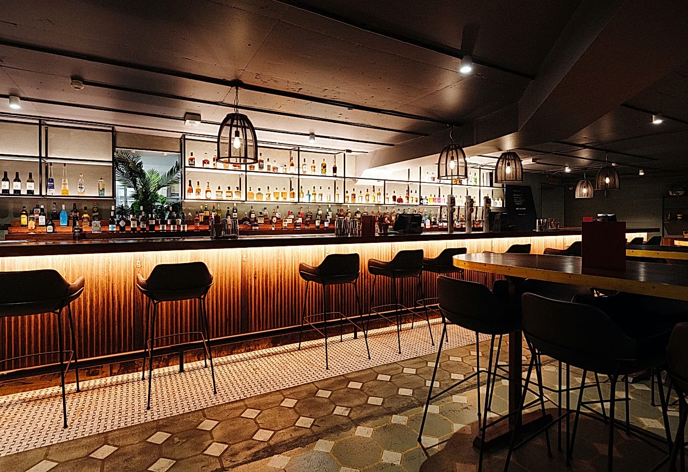 Duke's Parlour, The Island Gold Coast1