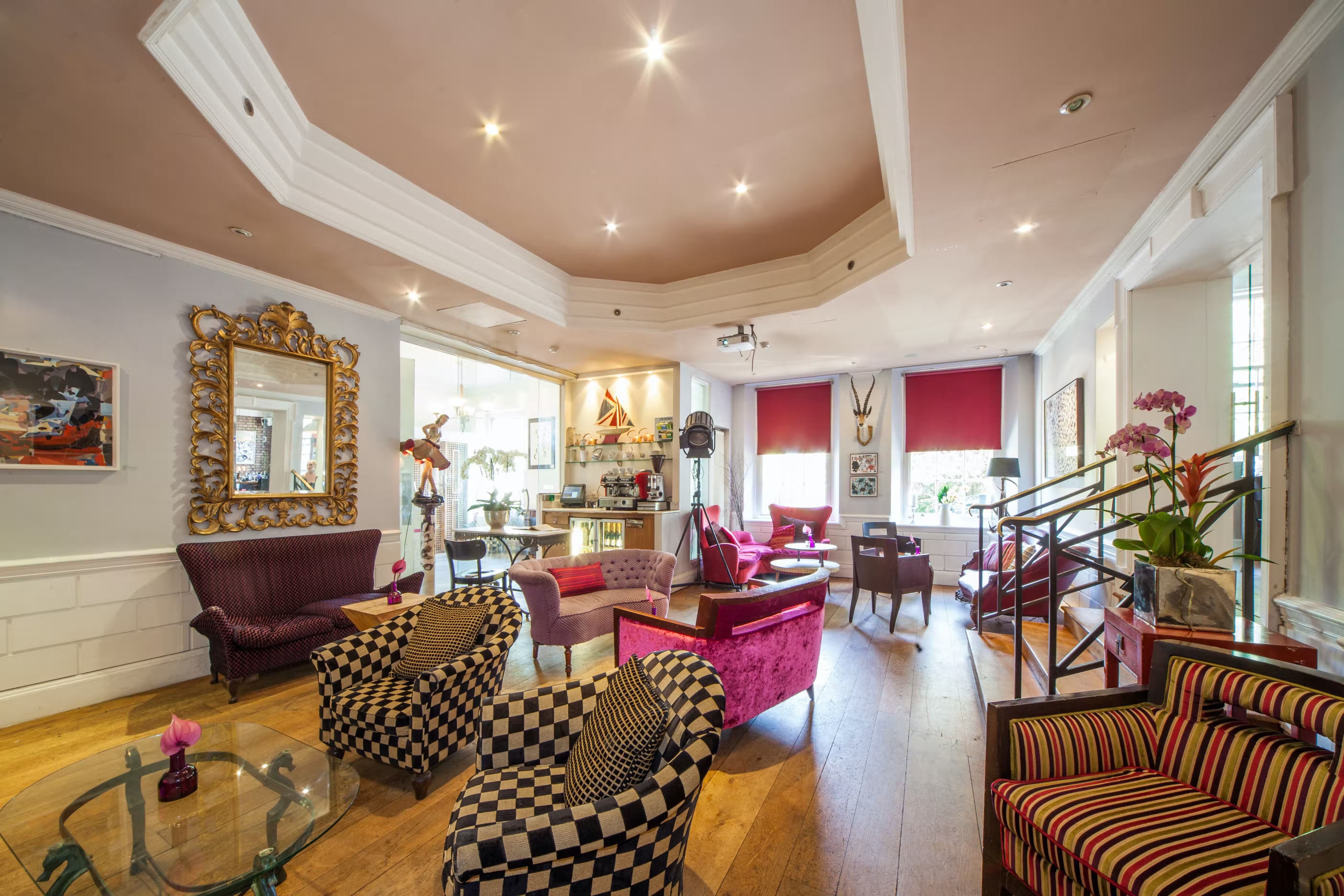 The Lounge, The Square Club 2