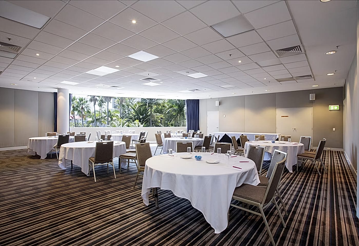 The Phoenix Room, Crowne Plaza Surfers Paradise image 2