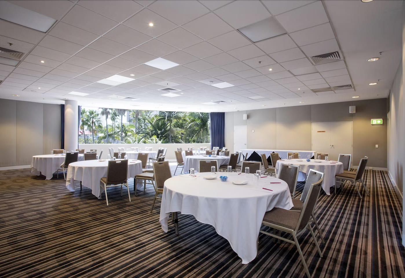 The Phoenix Room, Crowne Plaza Surfers Paradise image 2