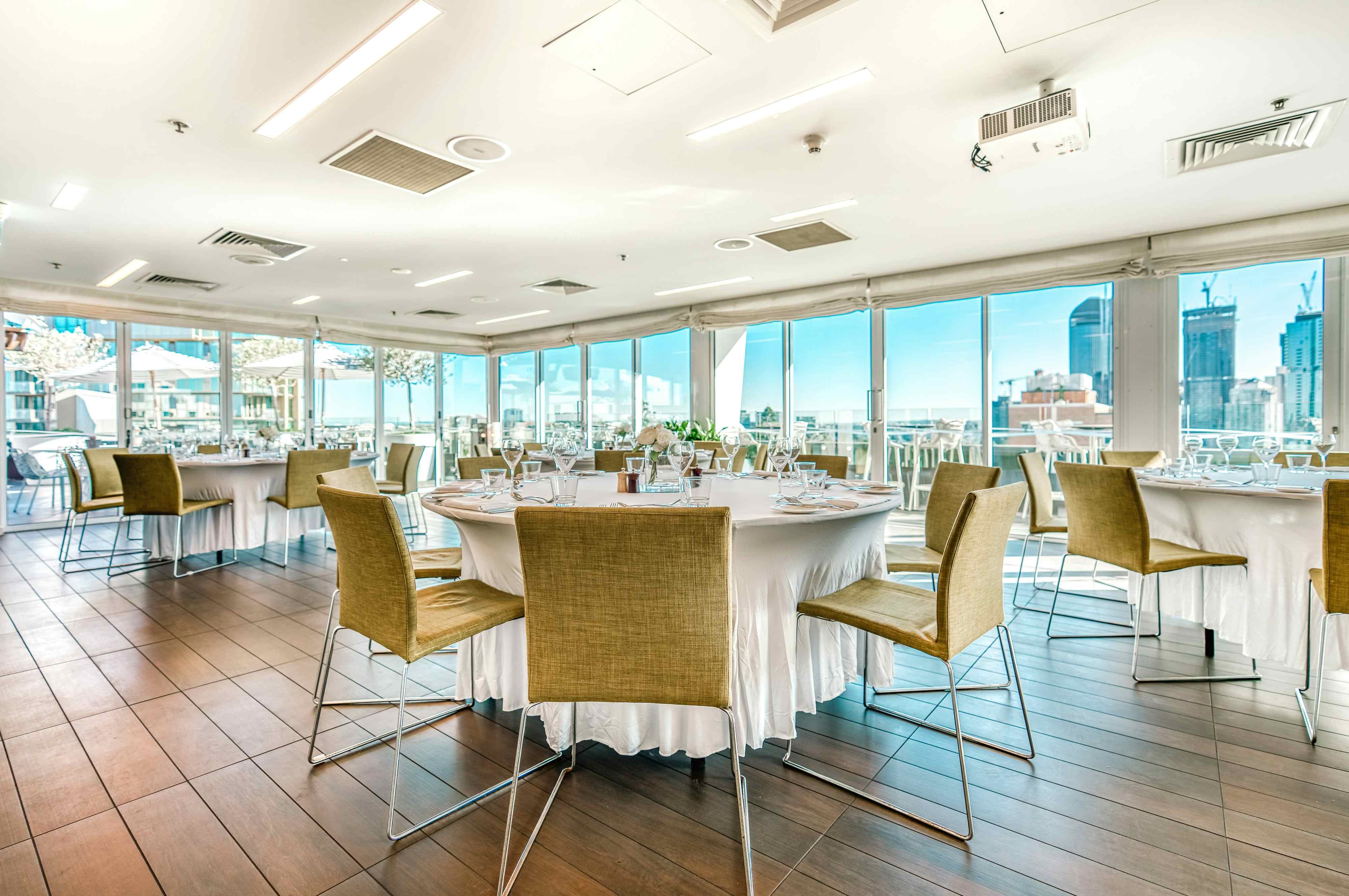 Eagles Nest Brisbane, The Point Brisbane Hotel image 2