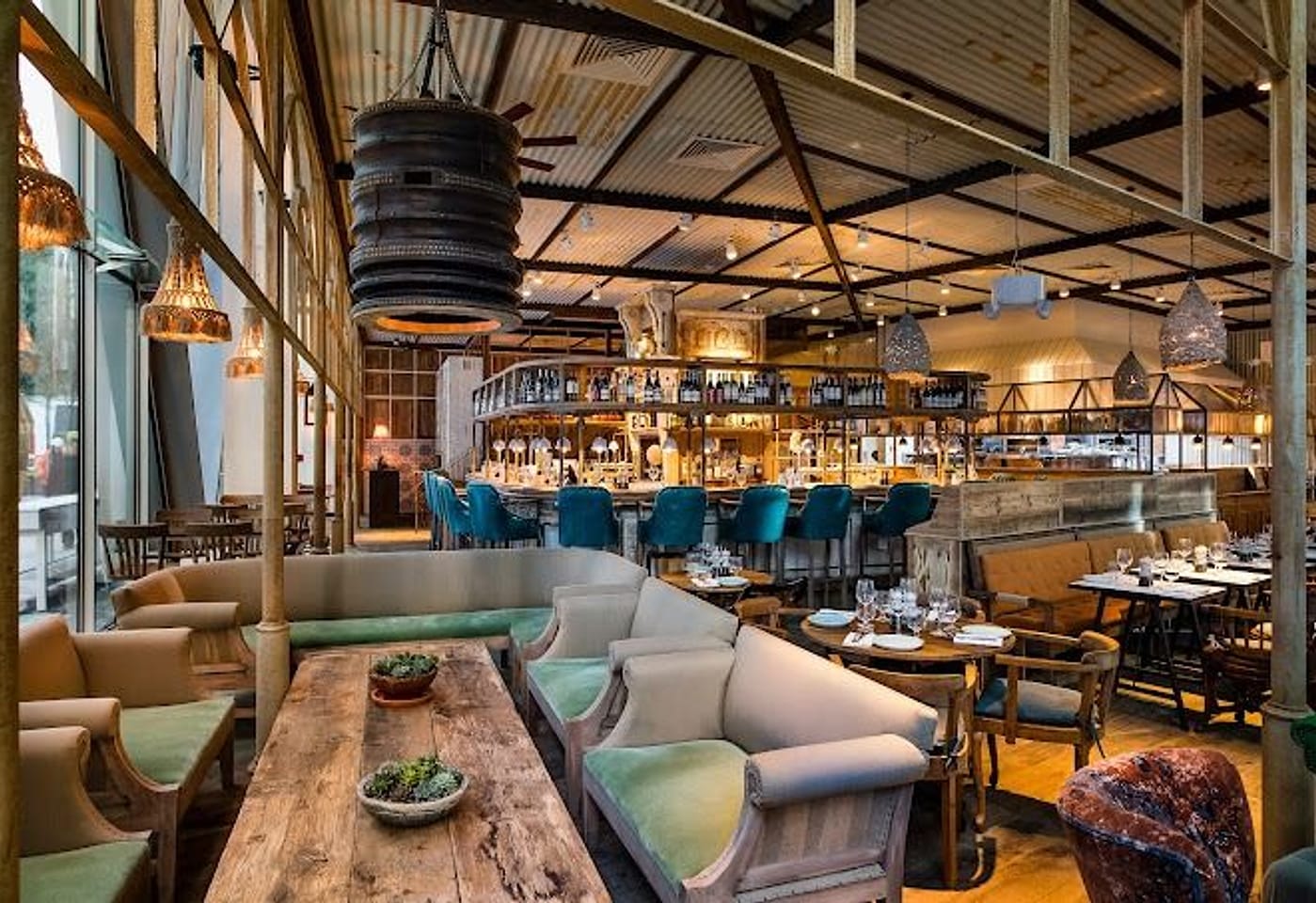 A sophisticated outdoor bar in Victoria: Rail House Victoria1