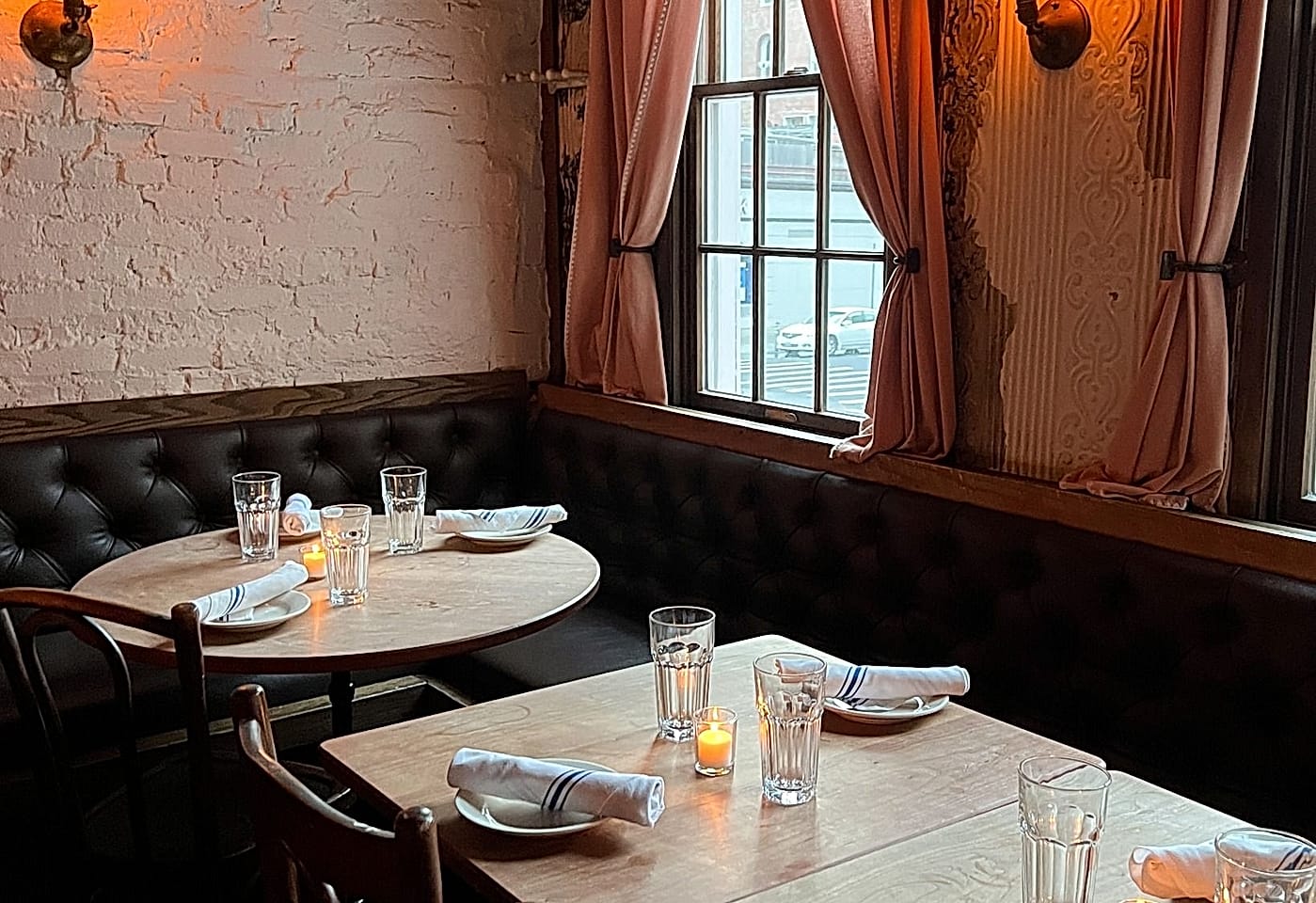 A New York birthday party venue for only your nearest and dearest: Tiny’s and the Bar Upstairs image 2