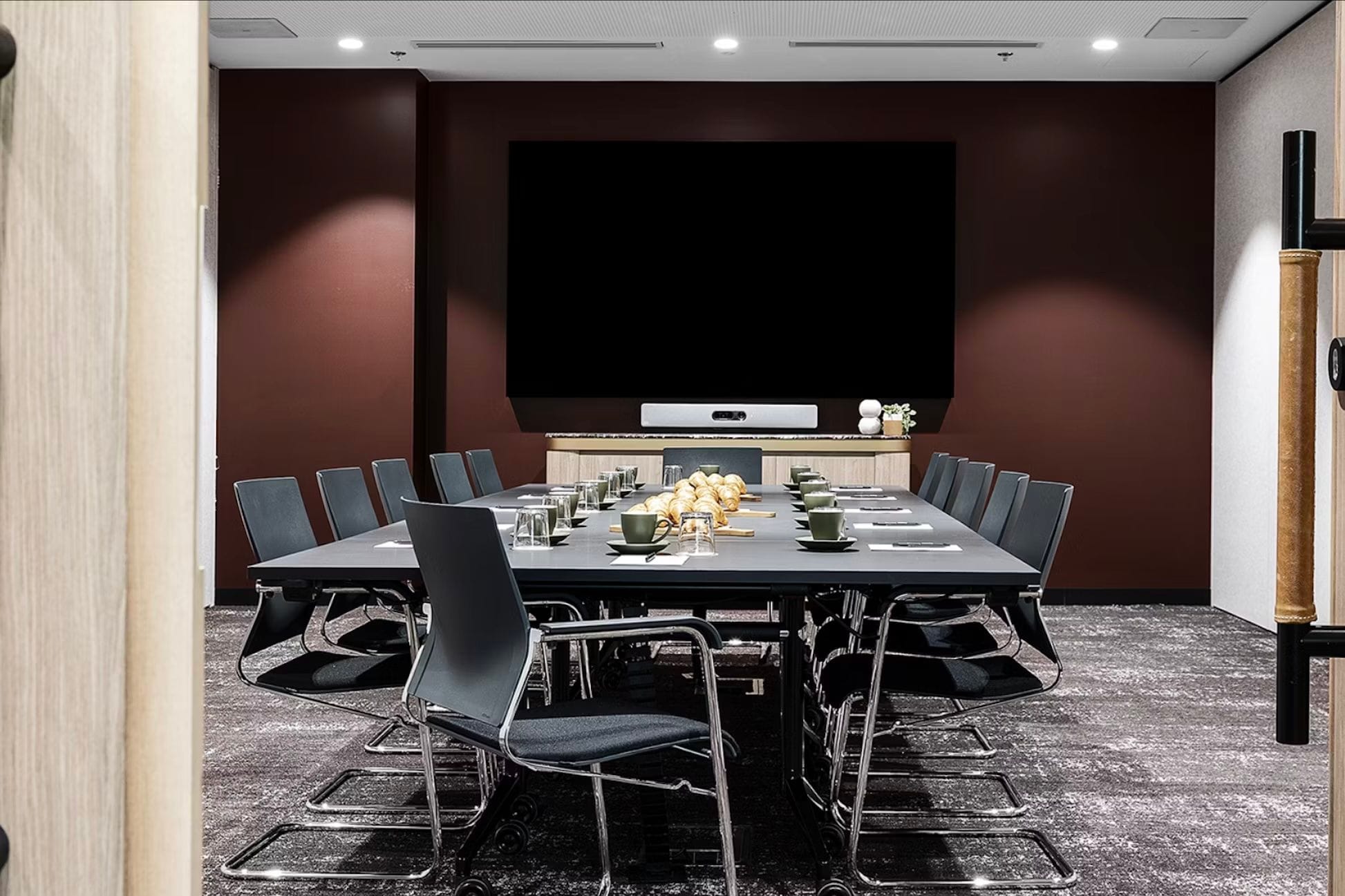 TO, TRE, EN - Conference Room, Two24 Conferencing by Work Club Global1