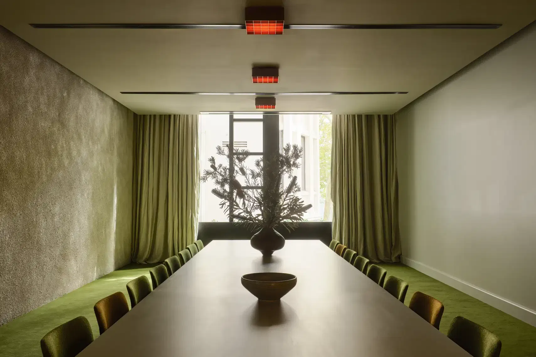 Host a Standout Meeting in these Meeting Rooms