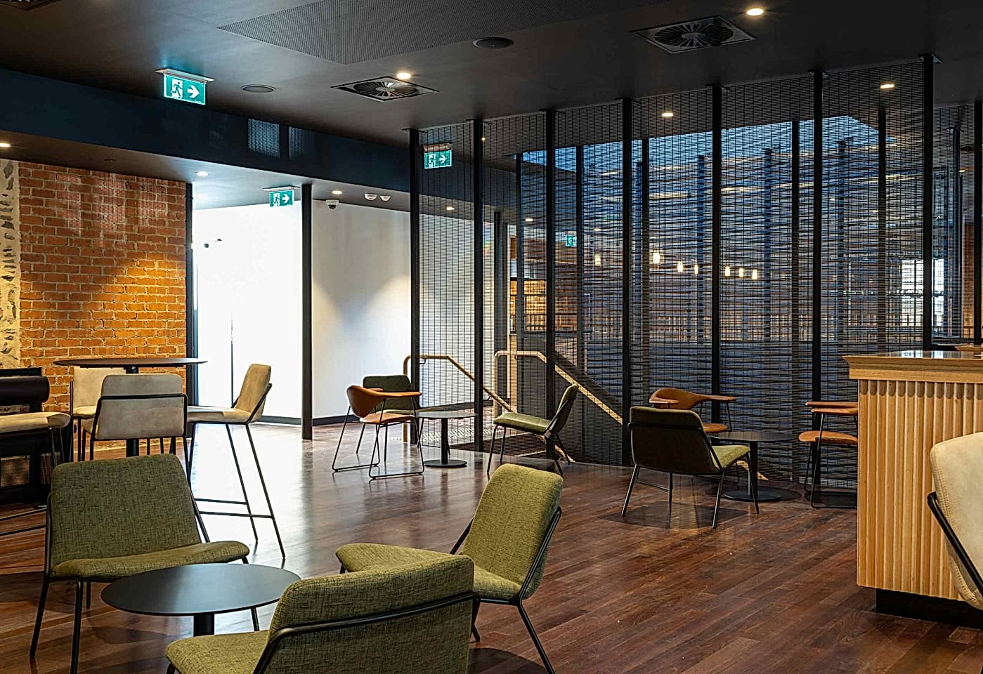 Strathmore Hotel | Verandah Dining | Venue Hire Adelaide | 3