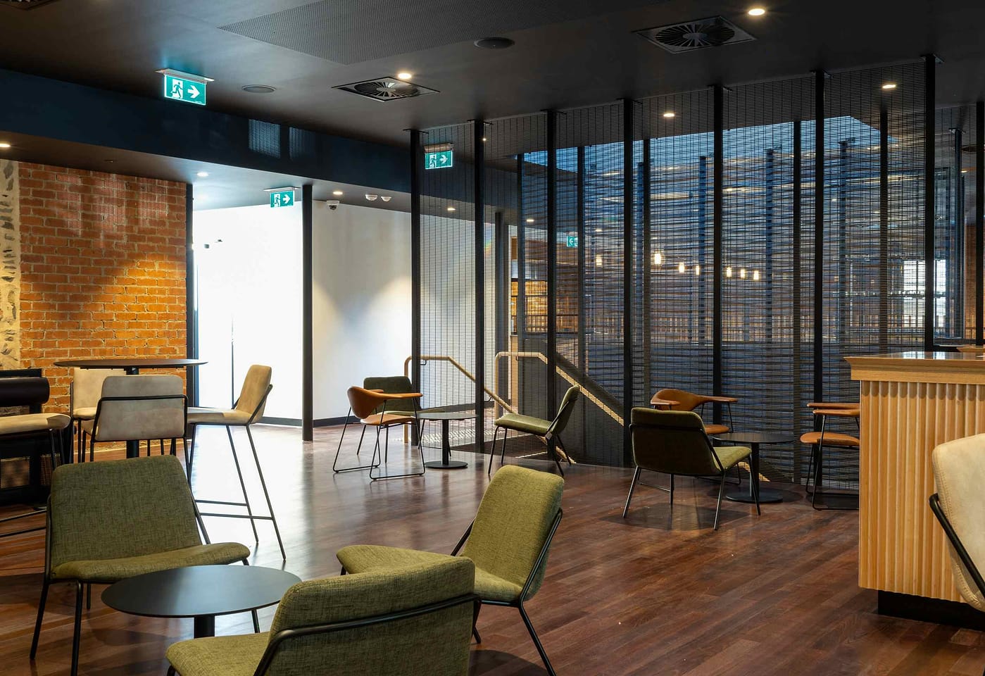 Strathmore Hotel | Verandah Dining | Venue Hire Adelaide | 3