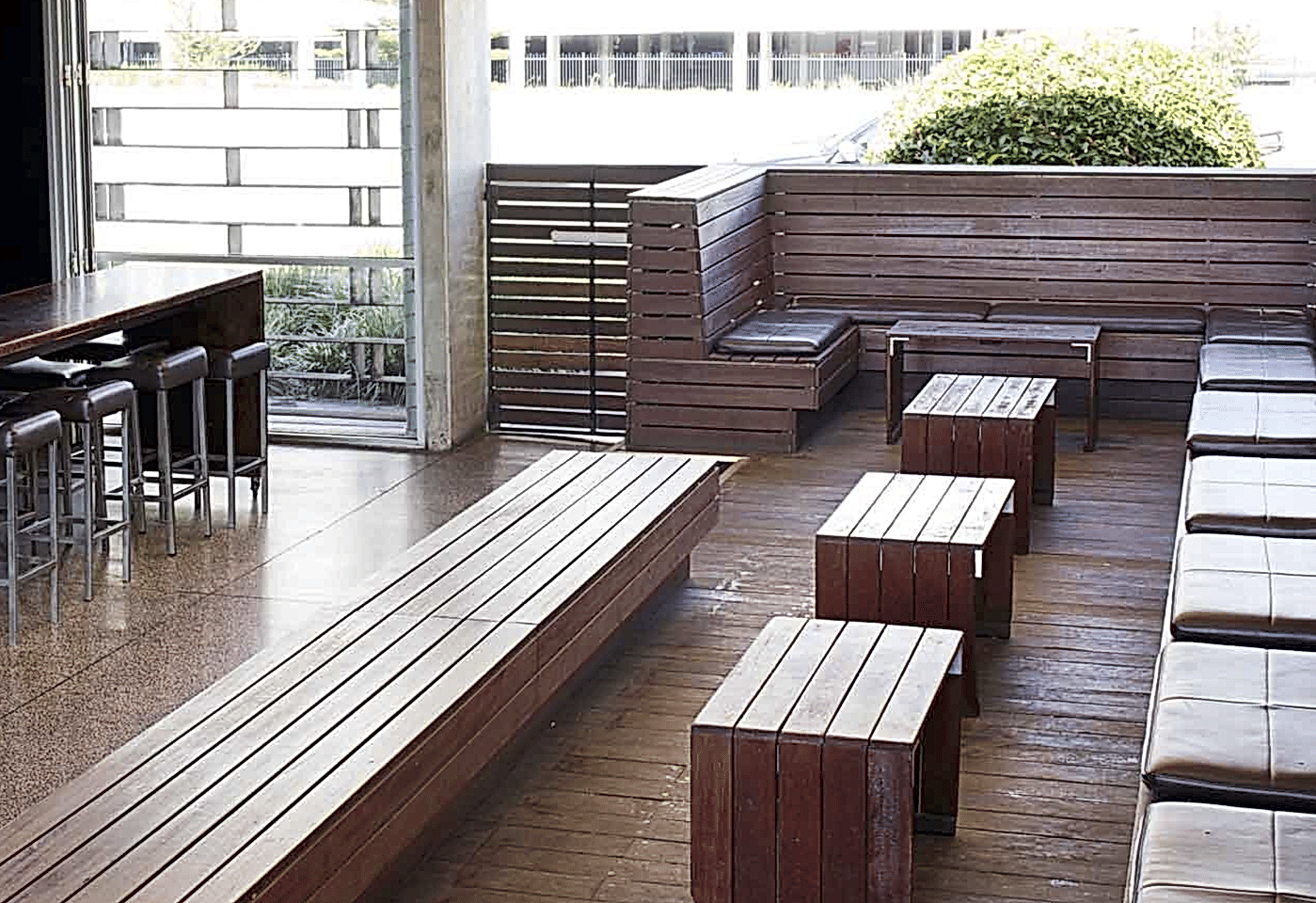 Varsity Lakes Tavern | View of Outdoor Bench Seating | Venue Hire Gold Coast | 2
