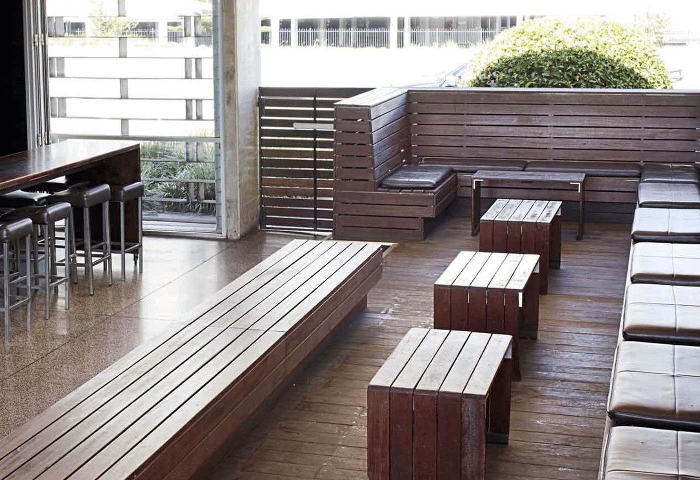 Varsity Lakes Tavern | View of Outdoor Bench Seating | Venue Hire Gold Coast | 2