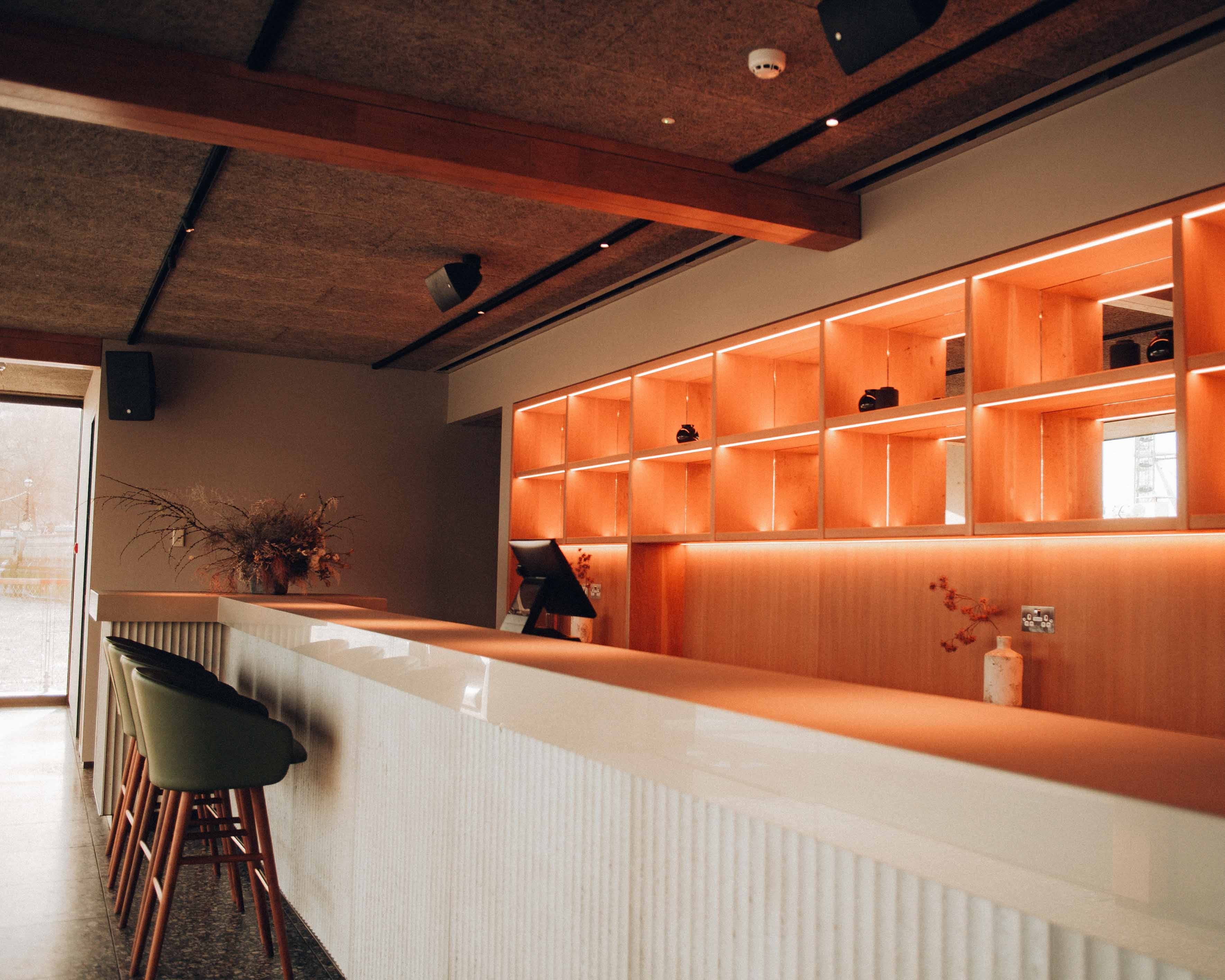 10 private dining rooms with a view