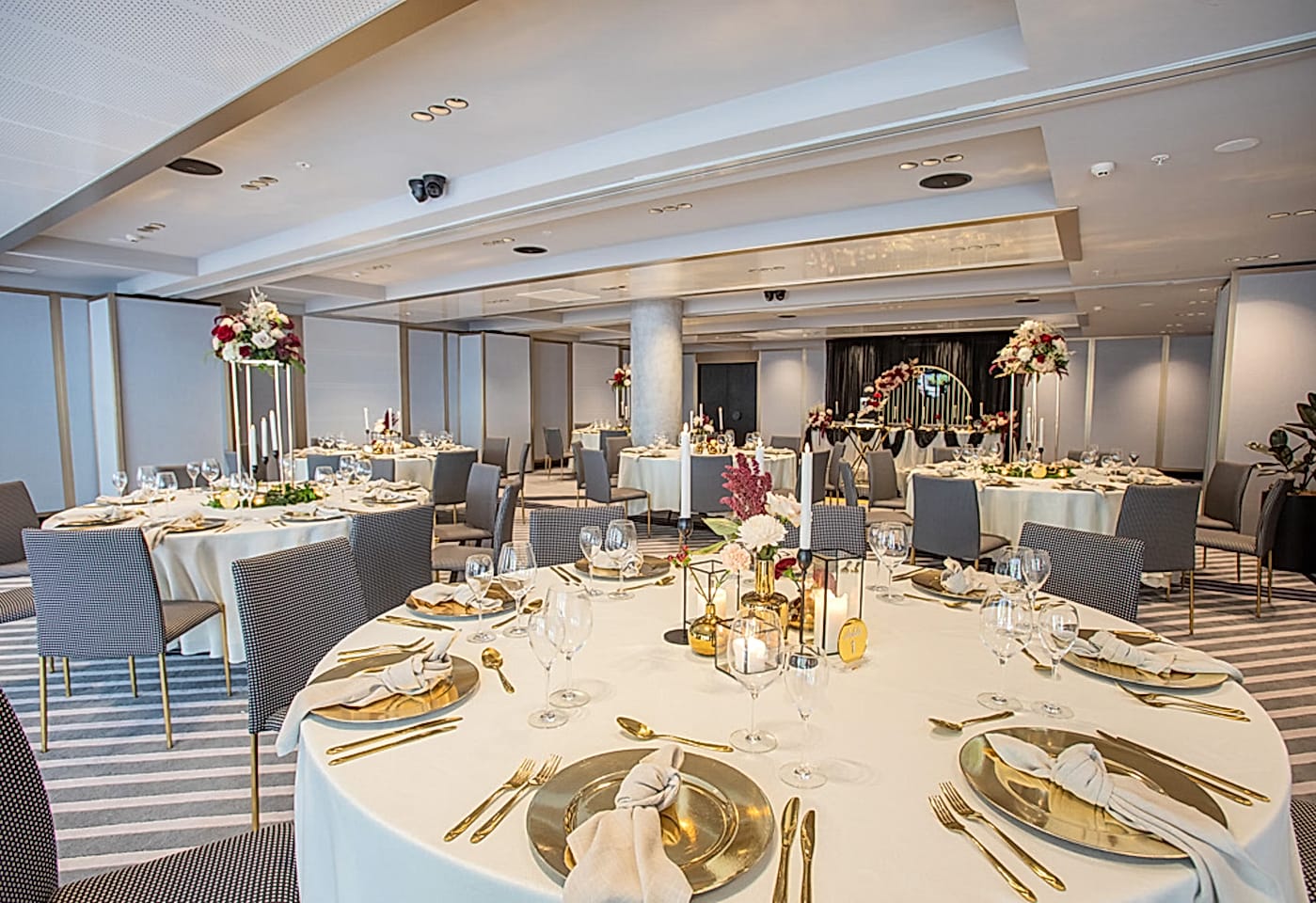 Weddings, Bisou Bisou1