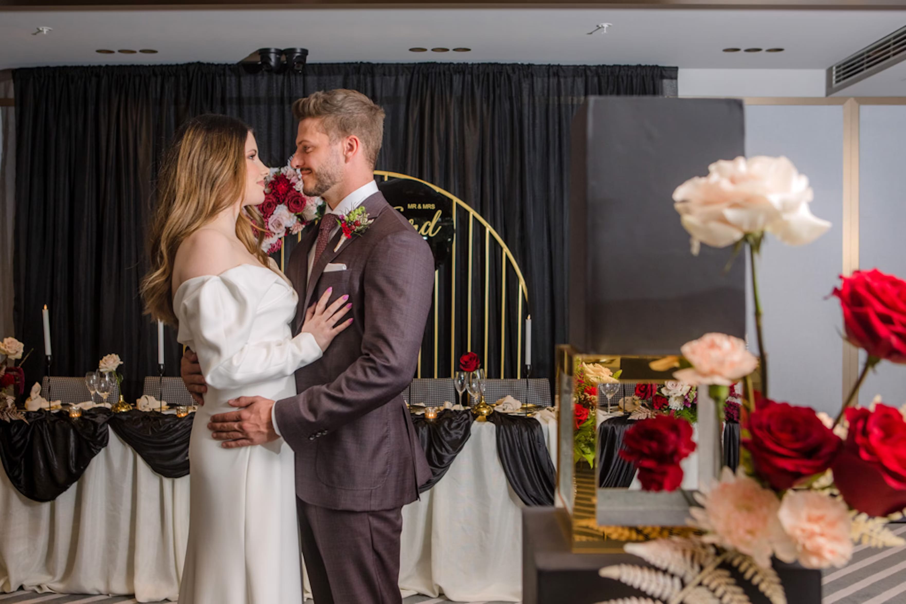 Weddings, Bisou Bisou image 3