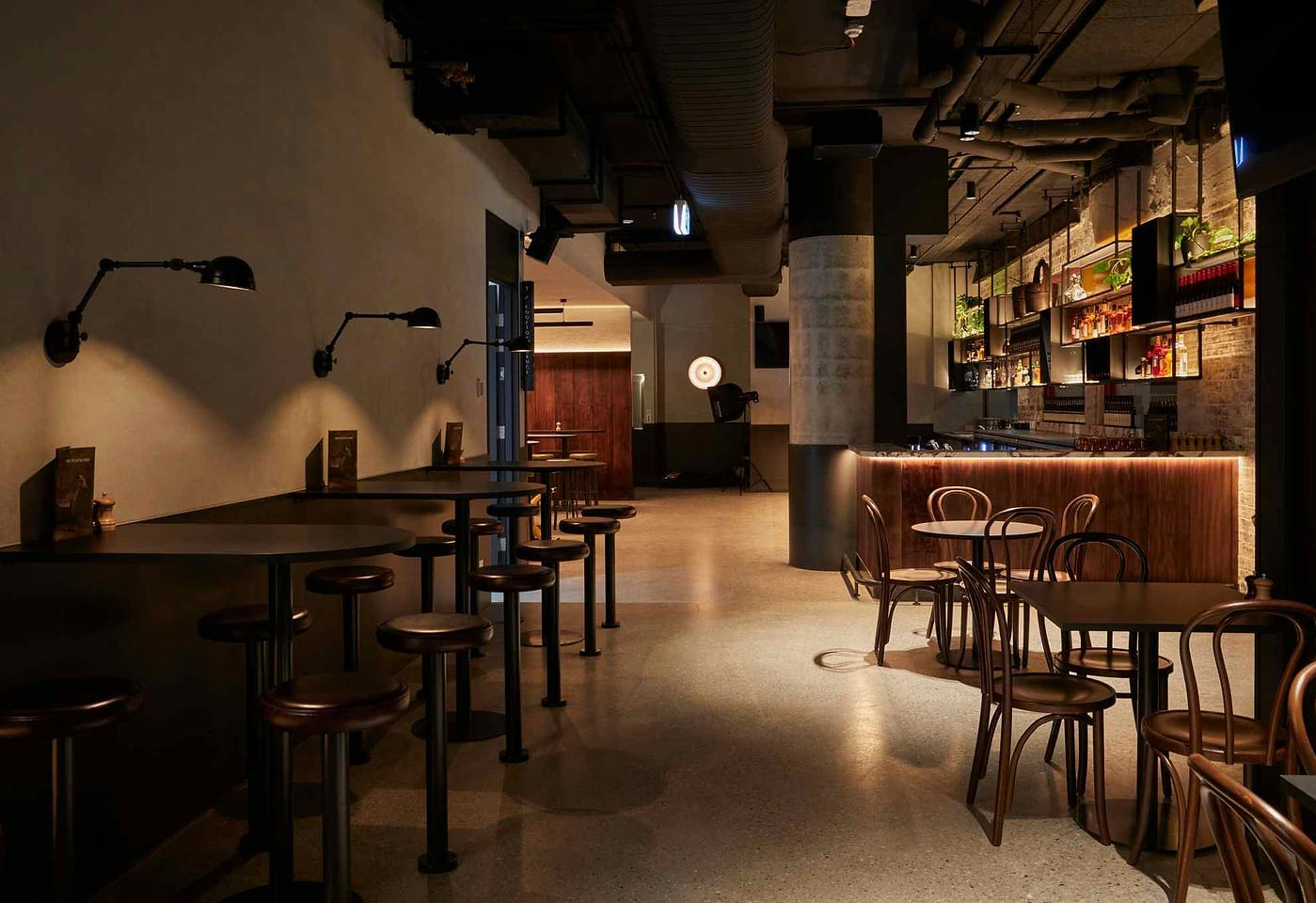 Wine Bar, The Metropolitan Hotel1