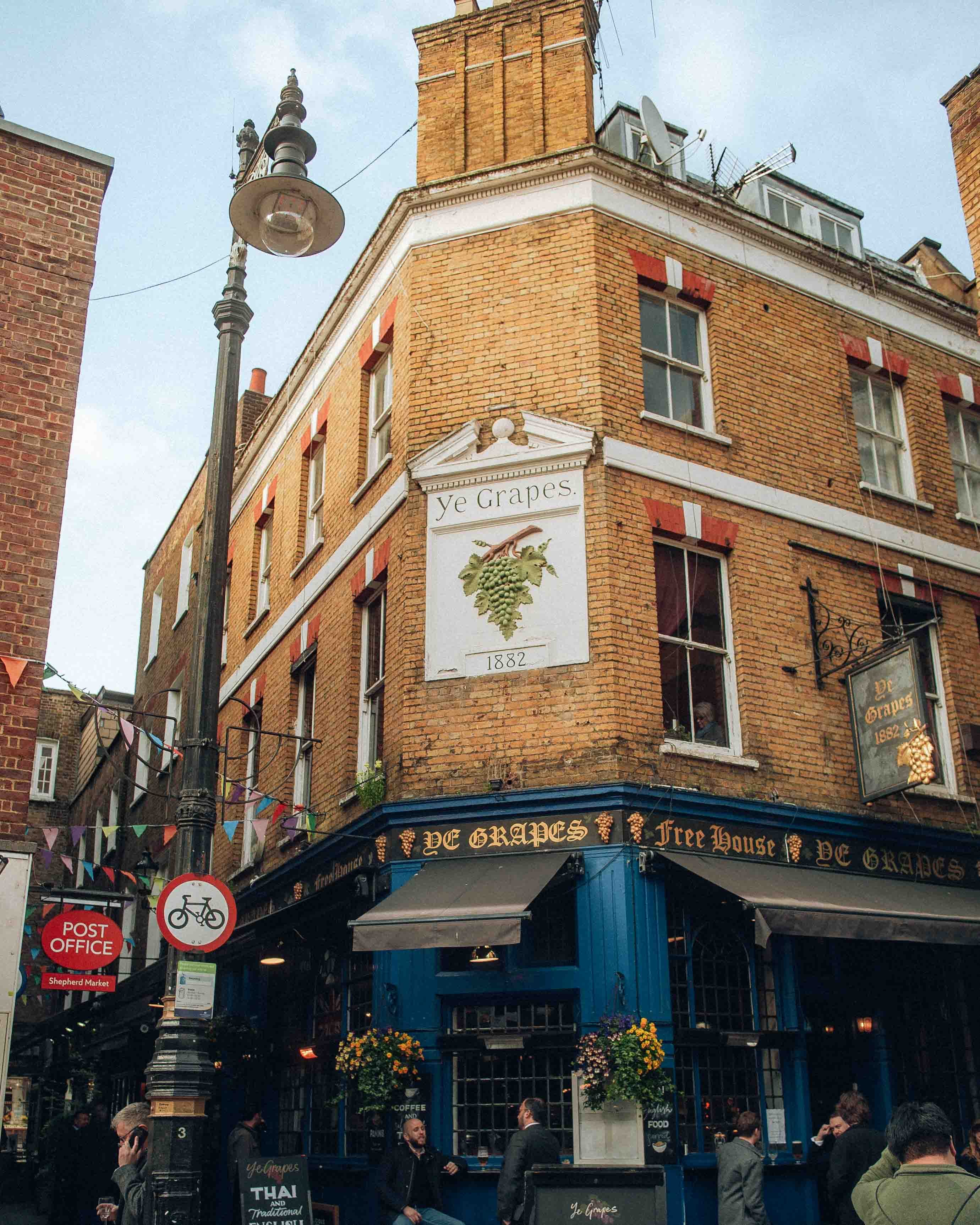 YE Grapes Mayfair pubs