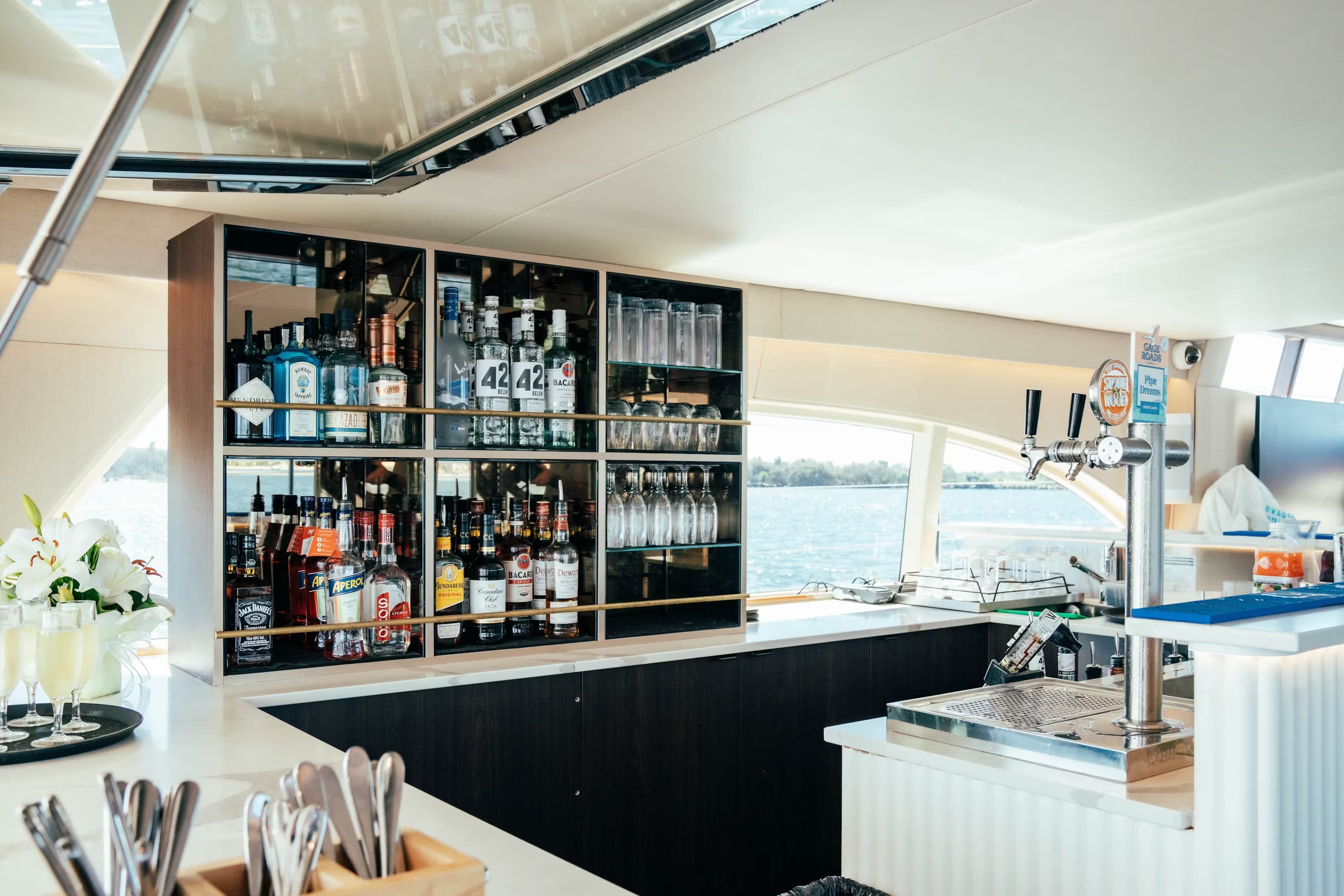 YOT 75 | View of Boats Bar | Venue Hire Gold Coast | 3