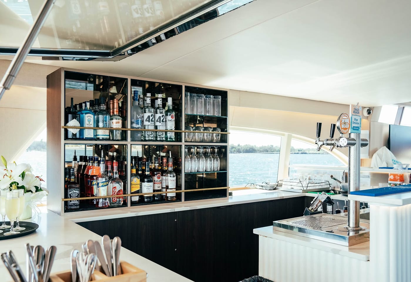 YOT 75 | View of Boats Bar | Venue Hire Gold Coast | 3