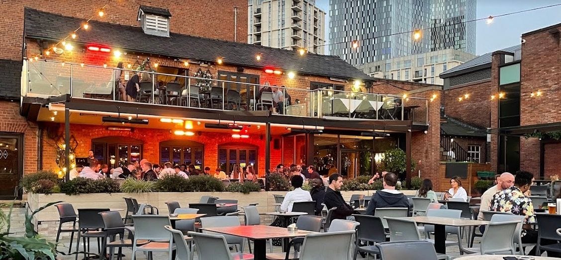 albert's shed castlefiled bar