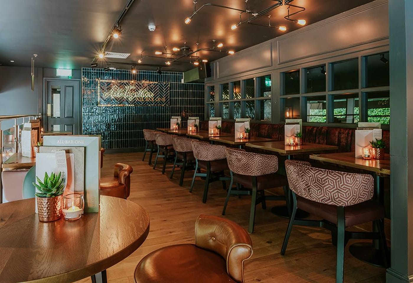 A Victoria bar for after-work drinks: All Bar One Victoria image 3