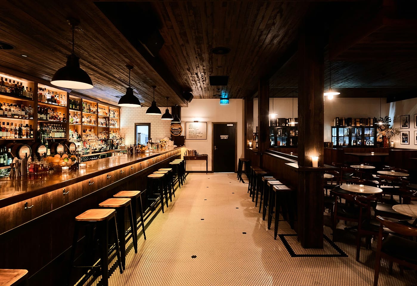 Main Bar, Molly 1