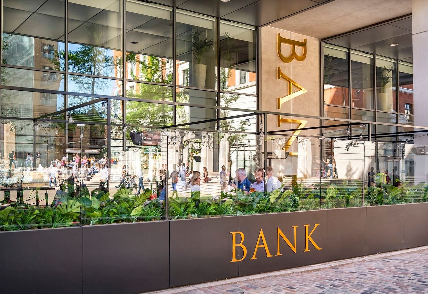 An outdoor bar in Birmingham suitable for all occasions: Bank Birmingham1