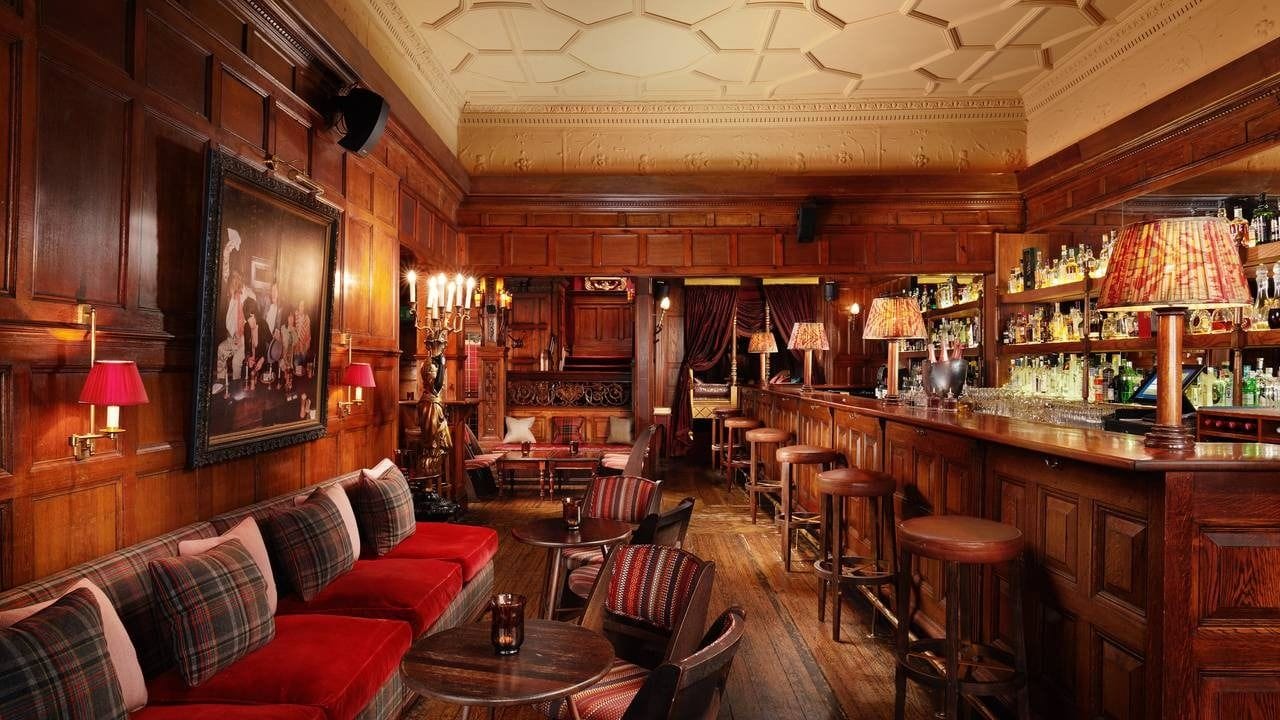 interior of bar 190 south kensington cocktail bar