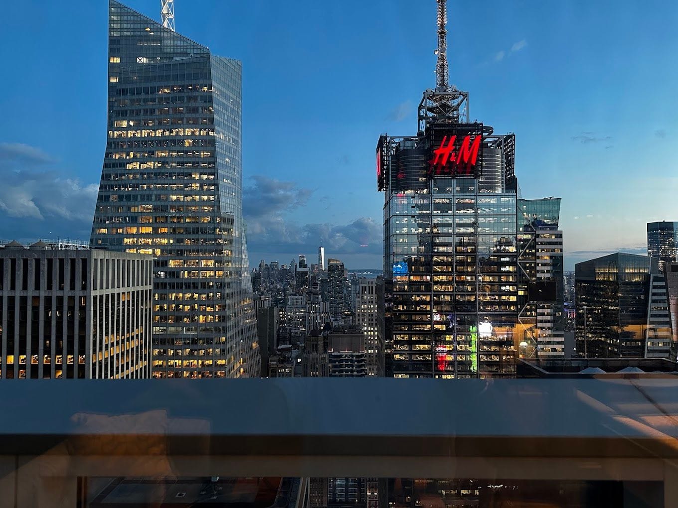 A sleek venue for laid-back events in Times Square: Bar 54  image 3