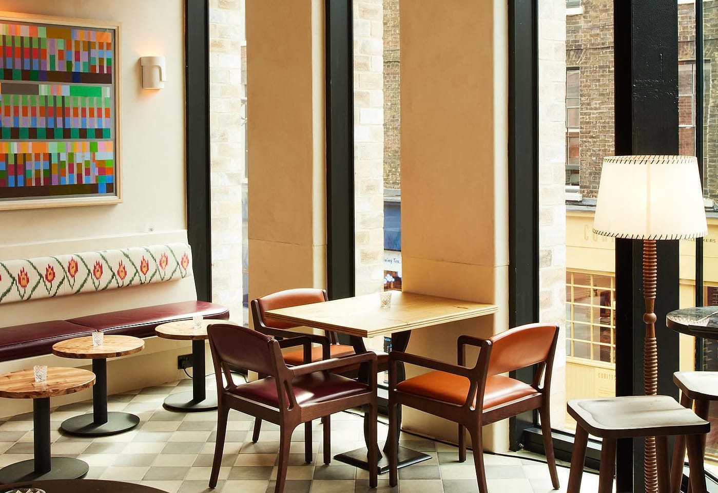 inside the London Bridge bar Bar Daskal