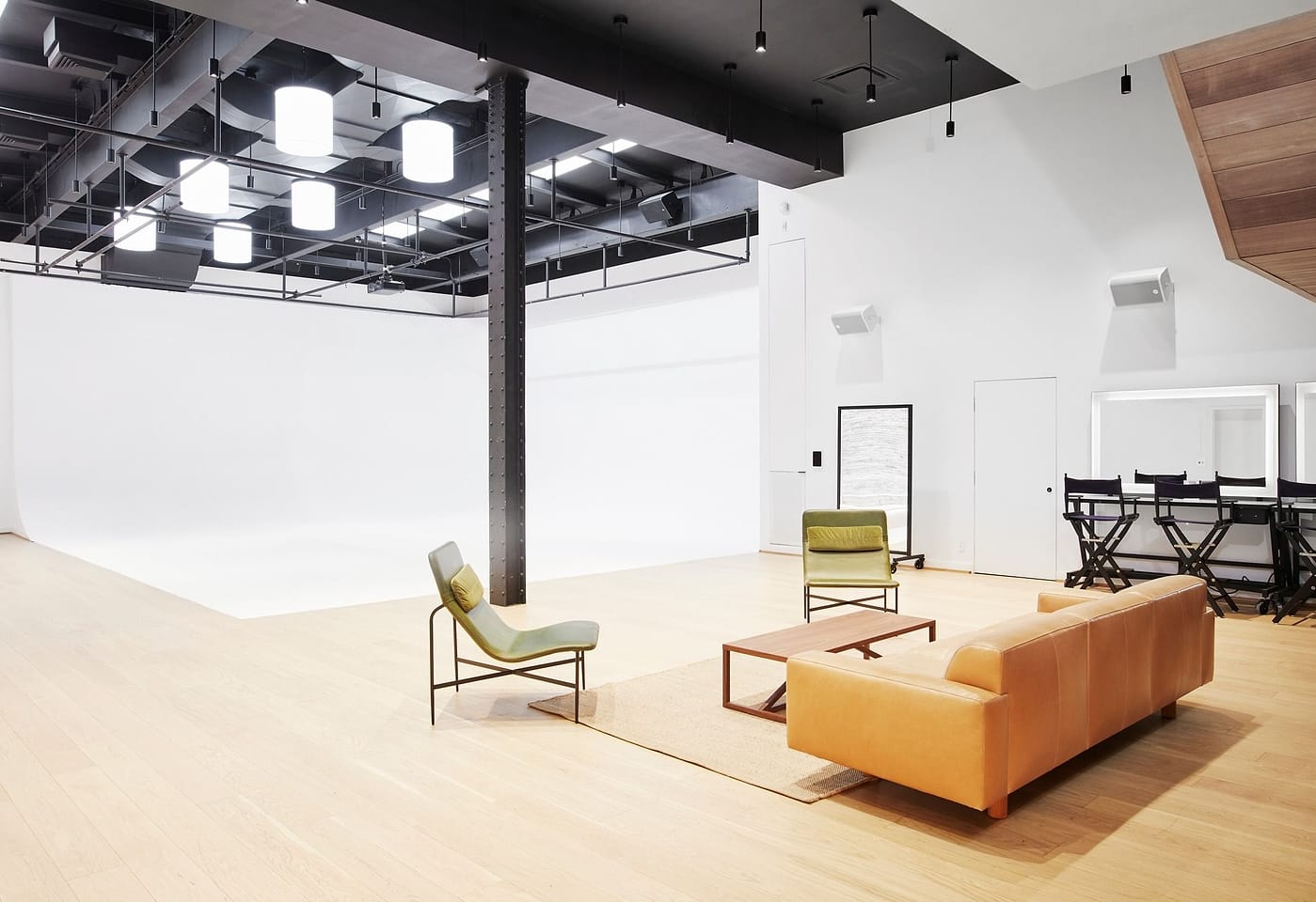 A Lower East Side meeting room you’ll be crazy in love with: Bathhouse Studios1