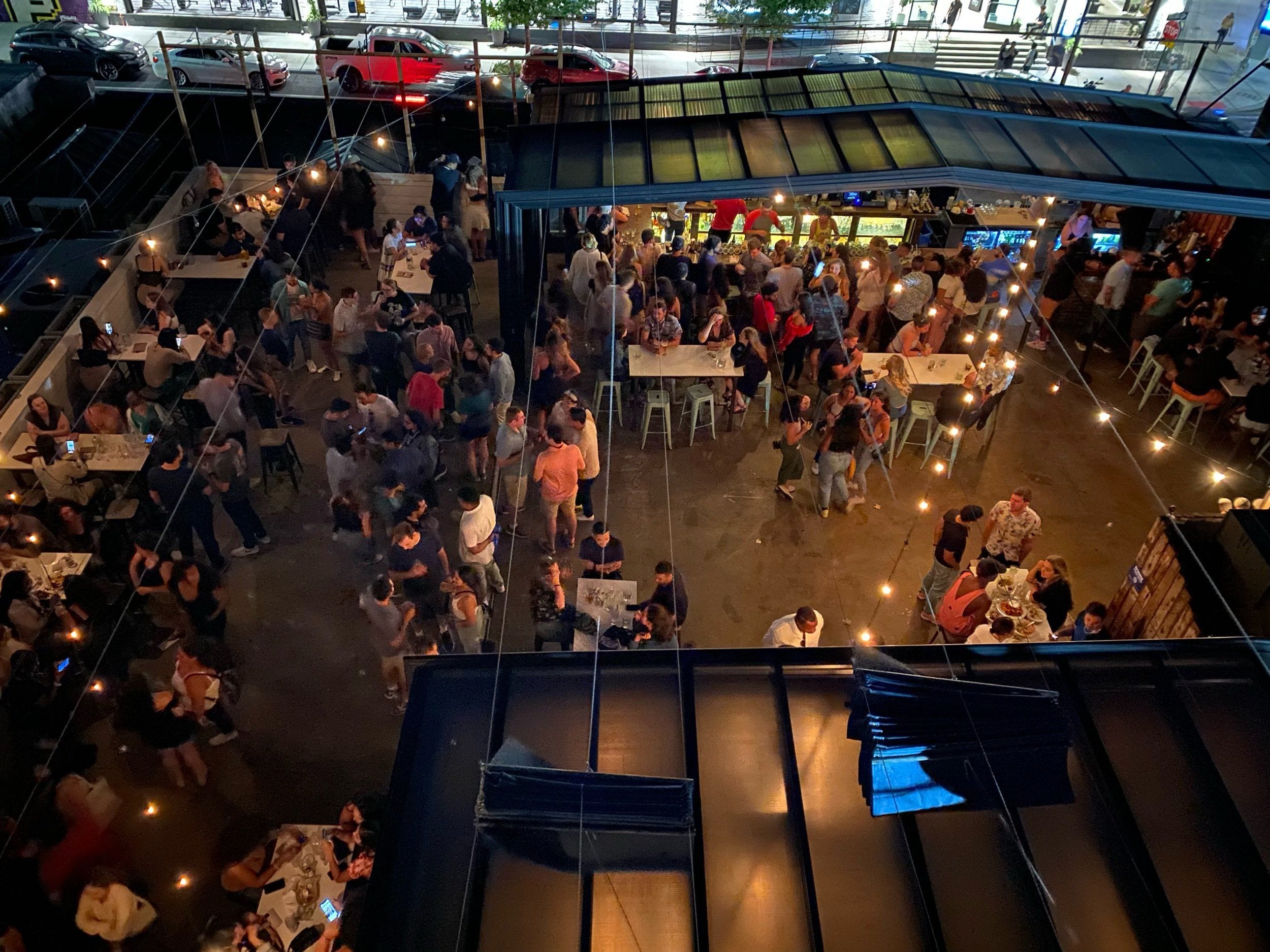 berry park rooftop dining brooklyn nyc 