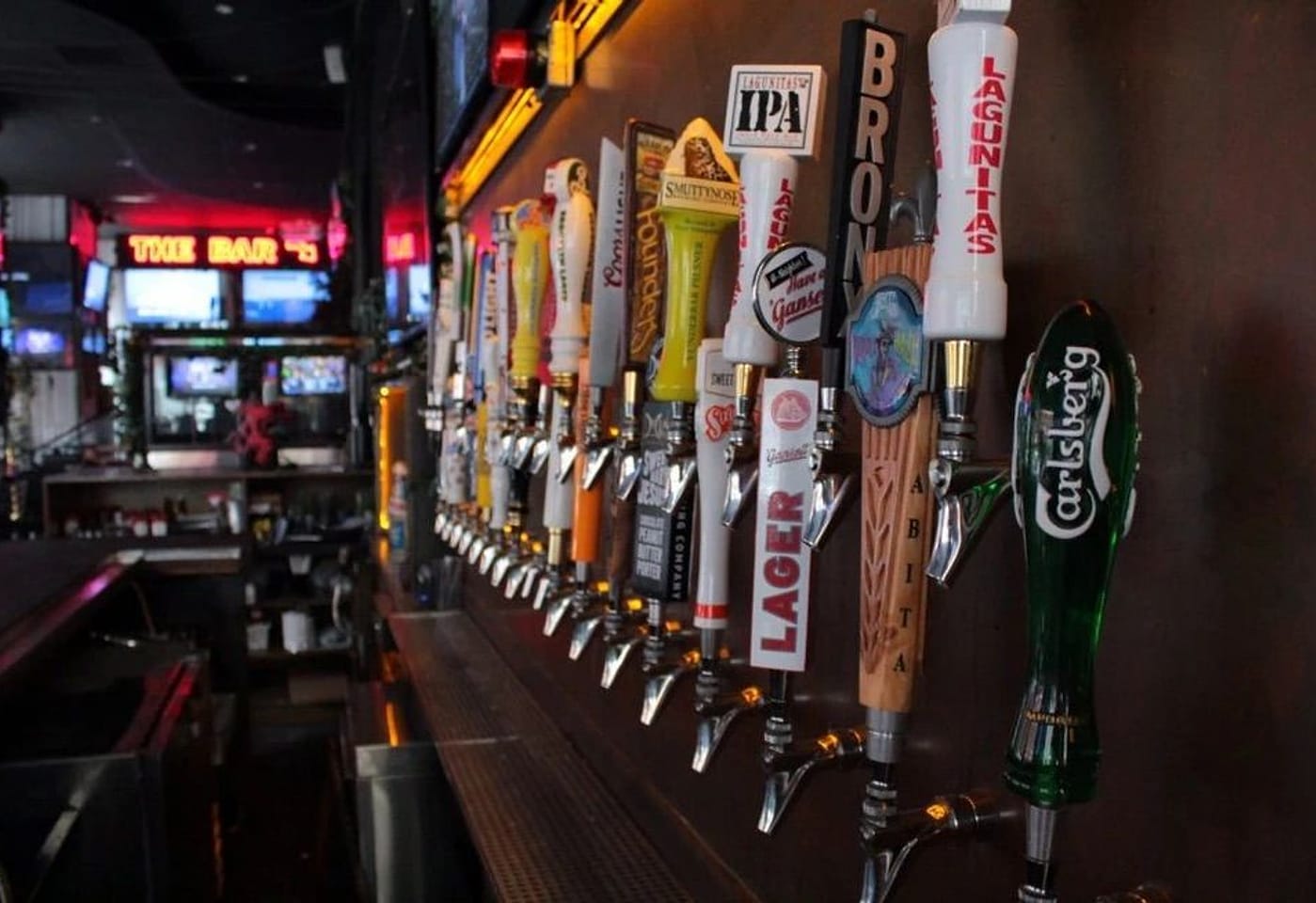 Manhattan beer garden or sports bar?: The Bowery image 2