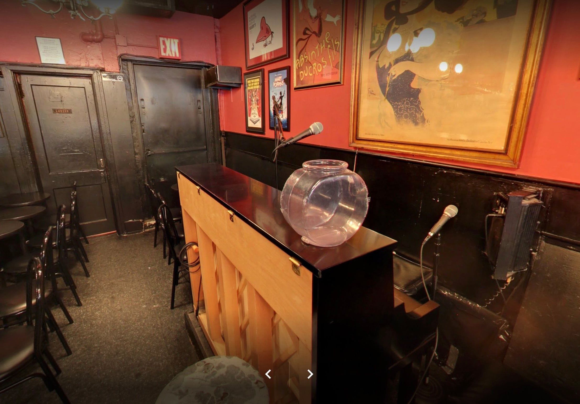 It’s always nine o’ clock on a Saturday: Brandy’s Piano Bar image 2