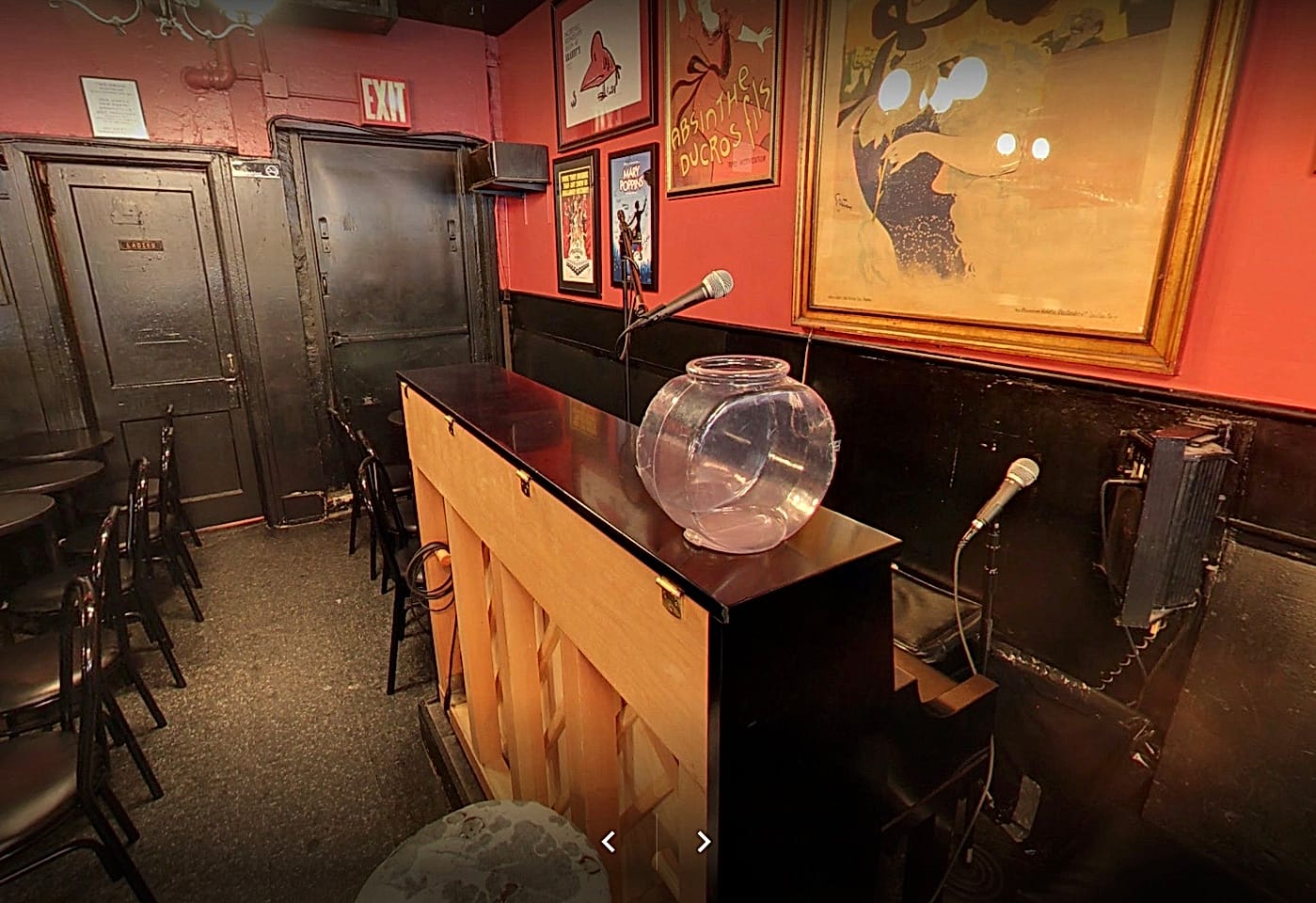 It’s always nine o’ clock on a Saturday: Brandy’s Piano Bar image 2