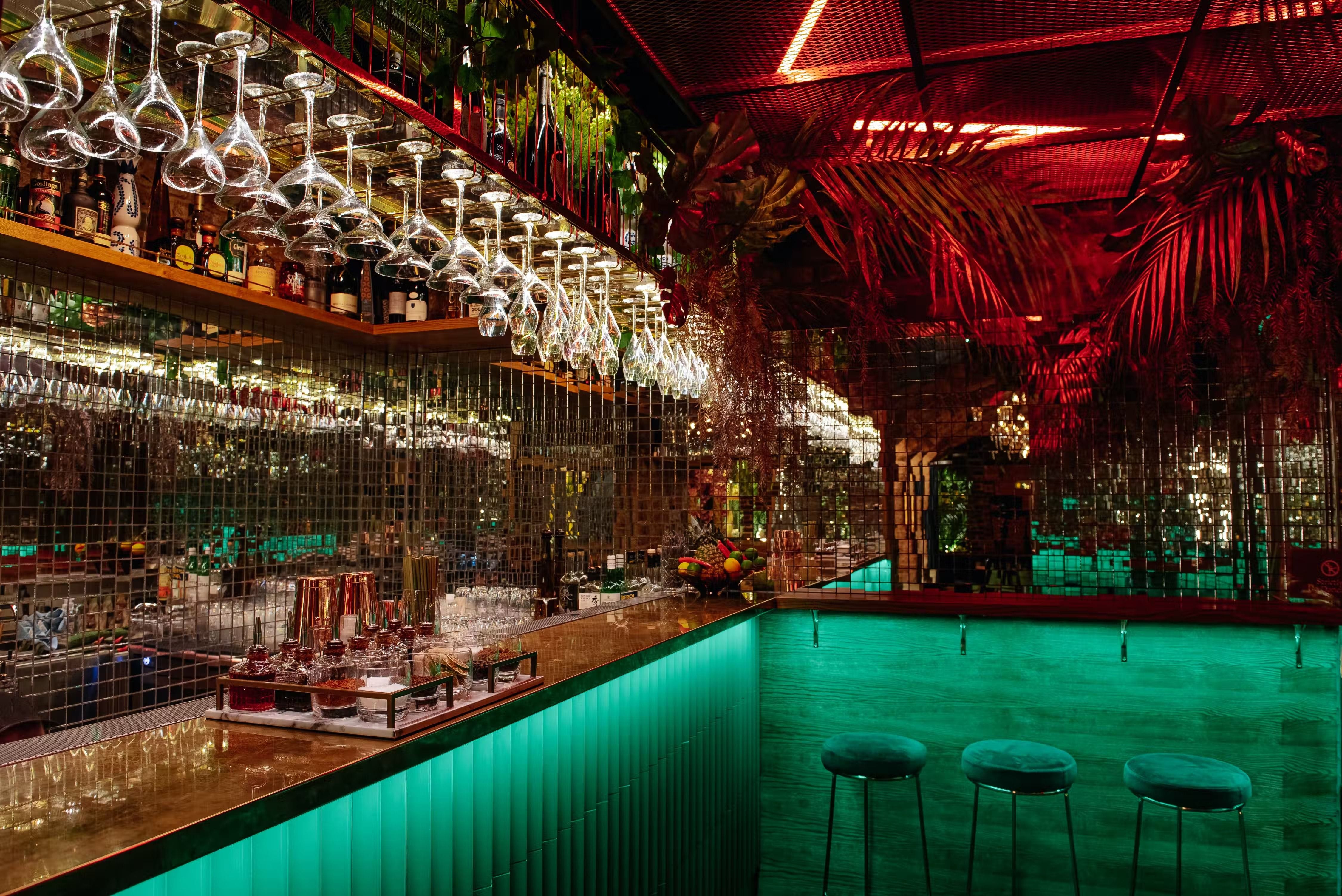 cache cache covent garden bars 1