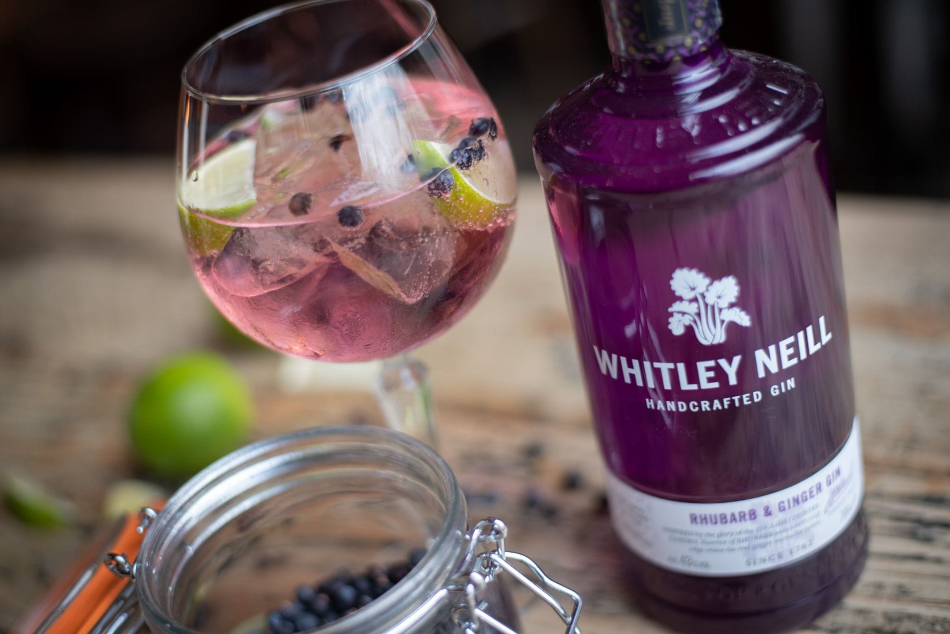 gin and tonic at the crown pub in islington london