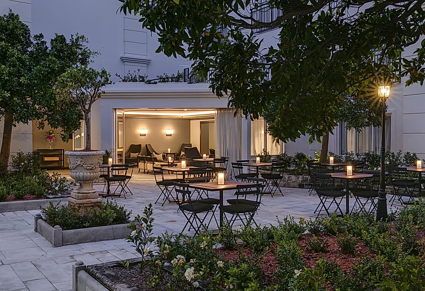 Courtyard, InterContinnental Double Bay1